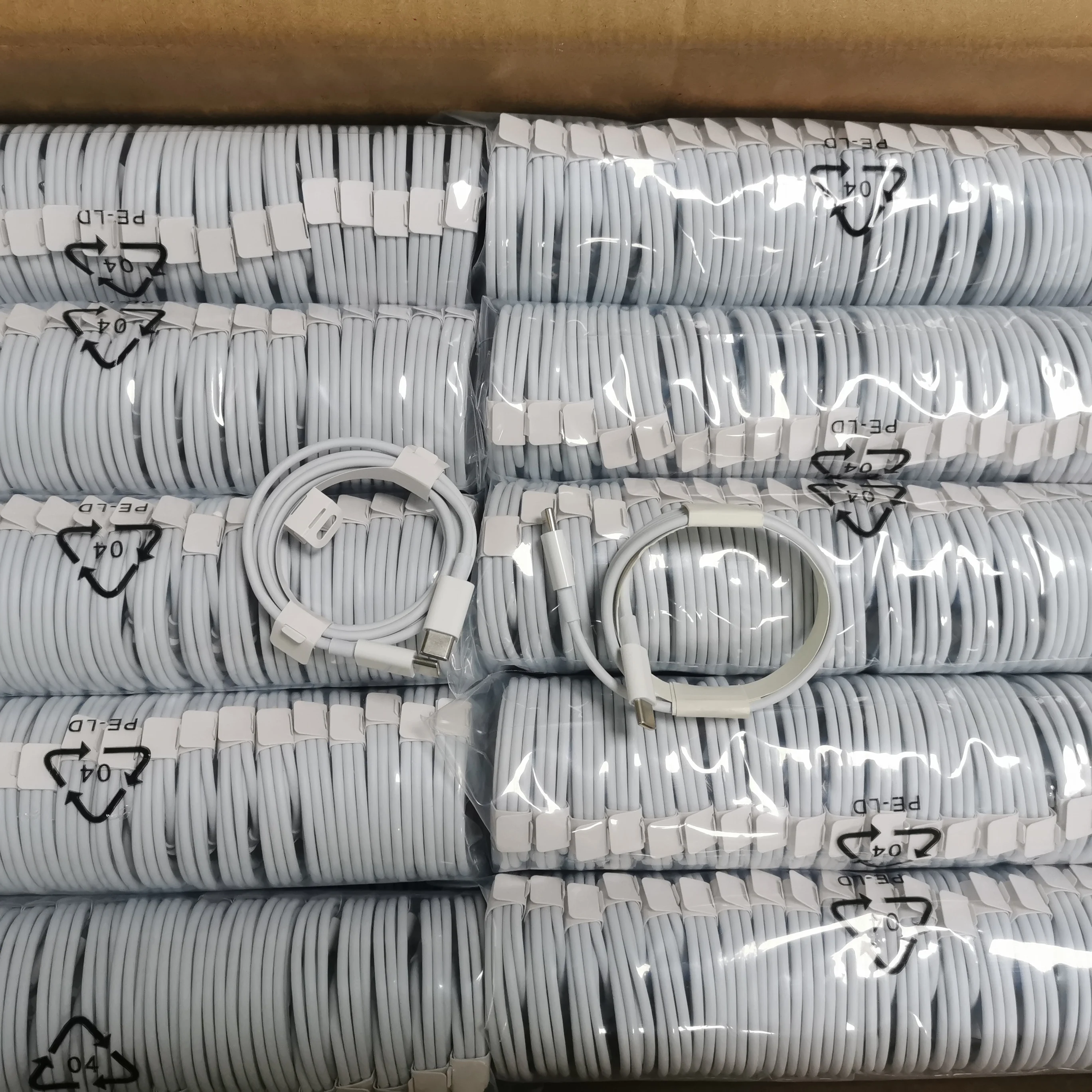 Factory Original Type C PD 20w 35w Dual USB-C charger cable 3.5MM Jack earphone Magnet Wireless Charger for iPhone 15