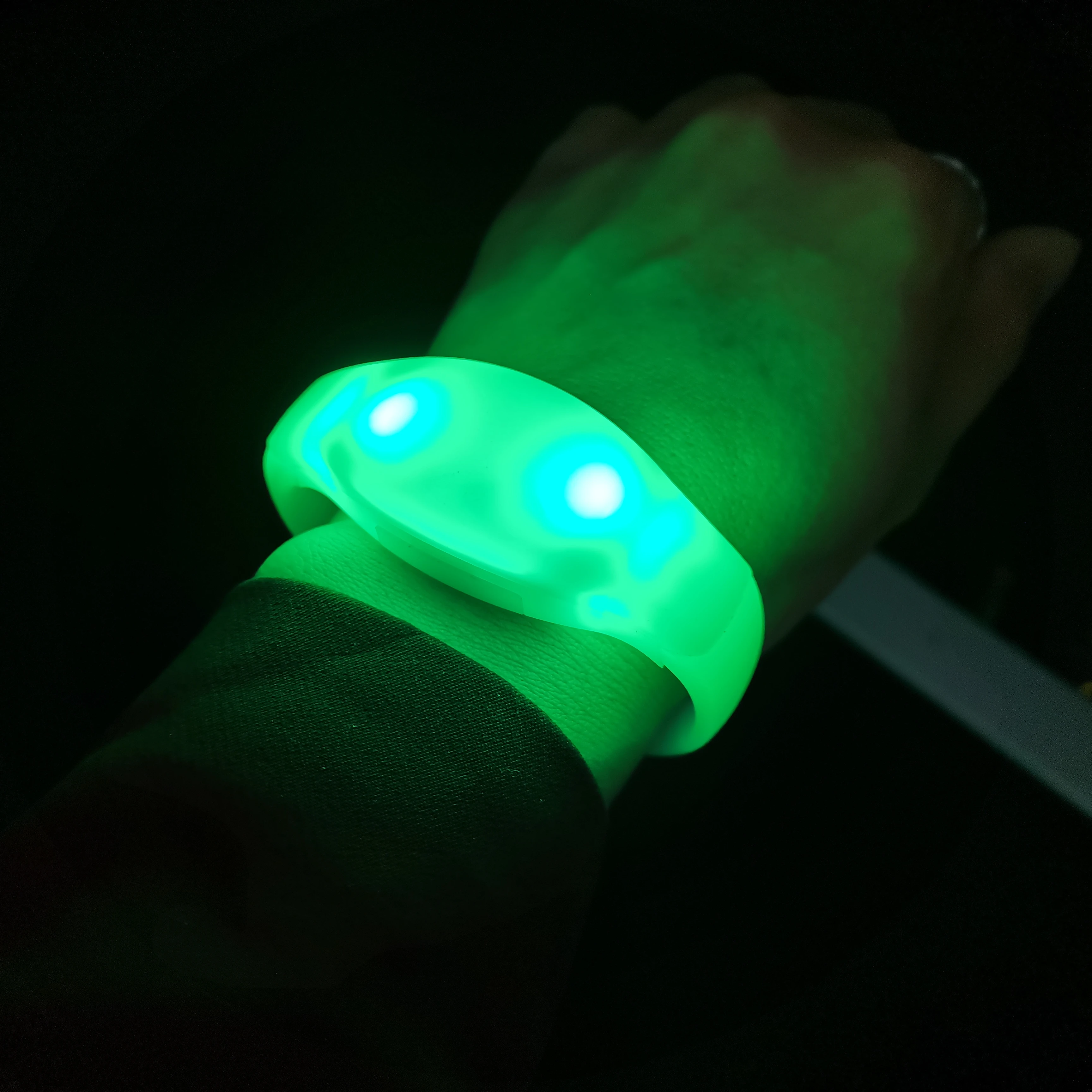 Promotional Flash bracelet Custom logo Light up bracelet wristband for Concert gala event
