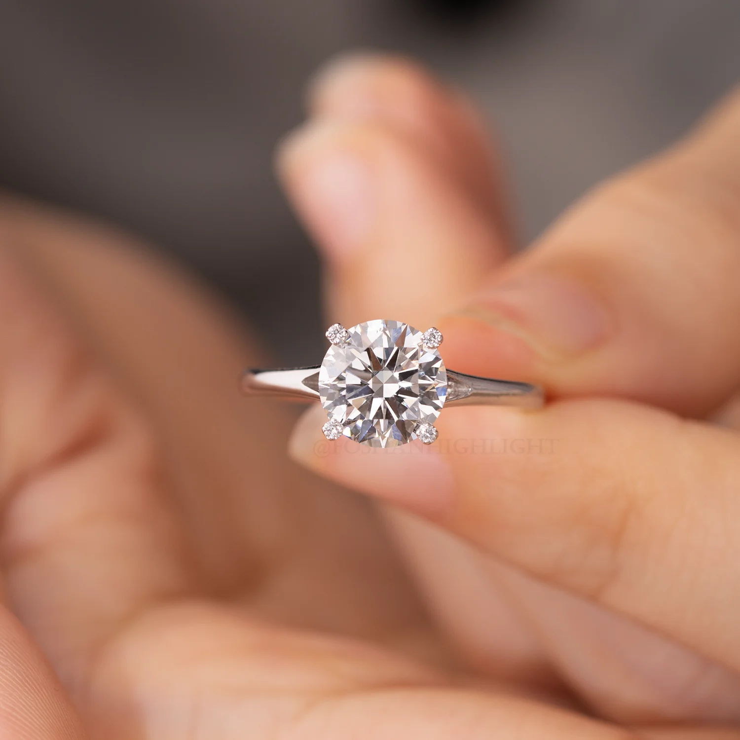 Custom Engagement 18k Solid Gold Laboratory Diamond Ring IGI Certified CVD Laboratory Grown Diamond Ring