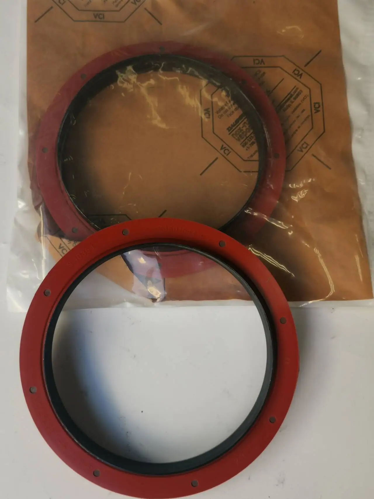 High performance Series 50  Series 60 diesel engine industrial machinery parts rear crankshaft oil seal 23501544