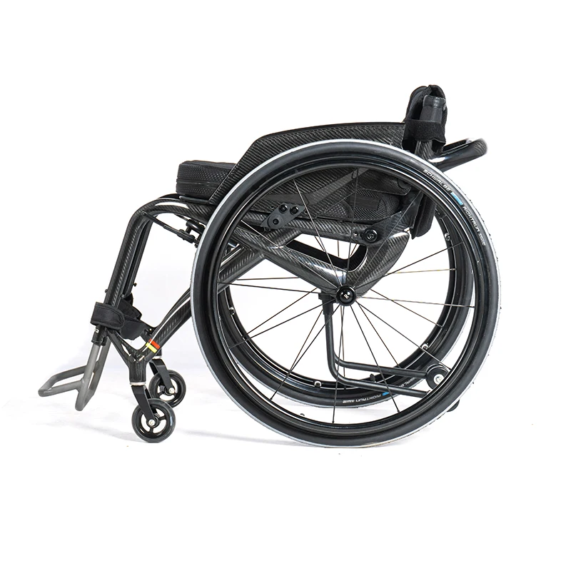 2024 high performance carbon fiber lightweight sport leisure shopping traveling manual wheelchair can CE and ISO
