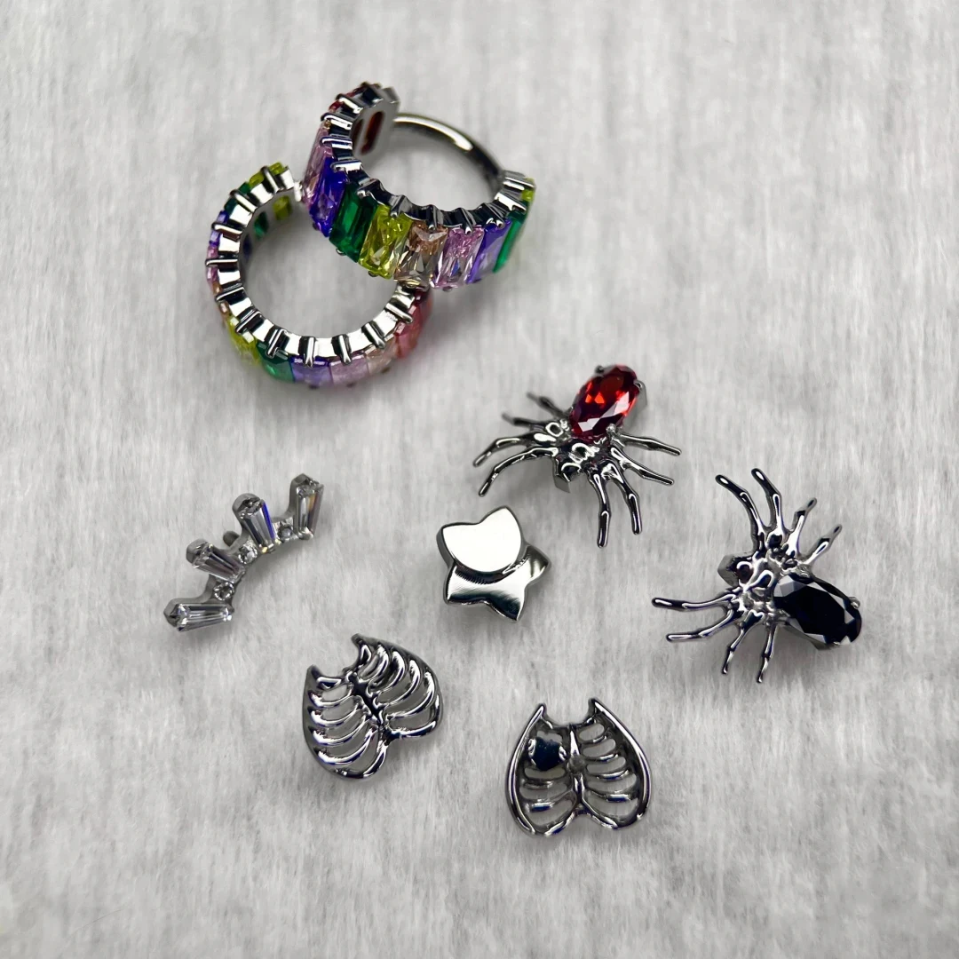 Calendo ASTM F136 Titanium Earring Piercing Jewelry Heart Skeleton Ribs Internally Threaded Titanium Labret Body Jewelry End