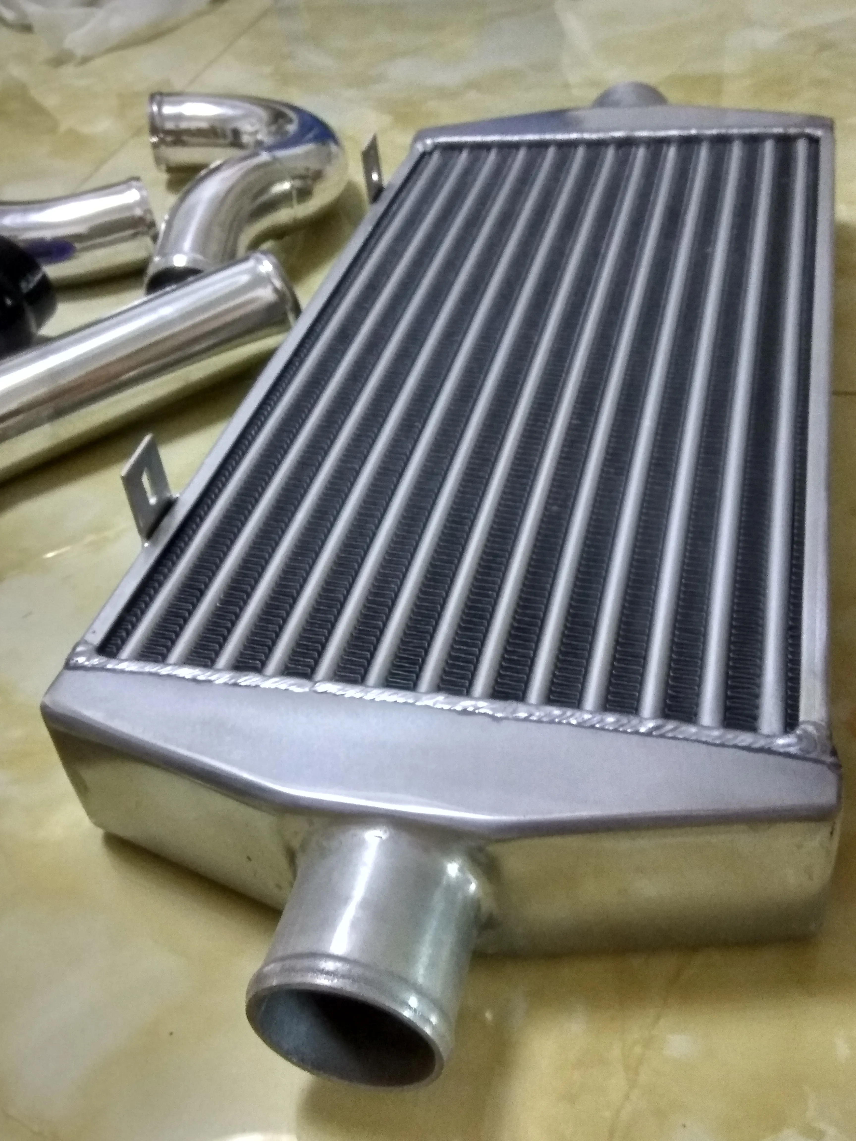 
A4 B8 1.8T 2.0T A5 Q5 intercooler kit for Audi A4L A5 A6L Q5 B8 B8.5 1.8 2.0 TFSI Intercooler kit 