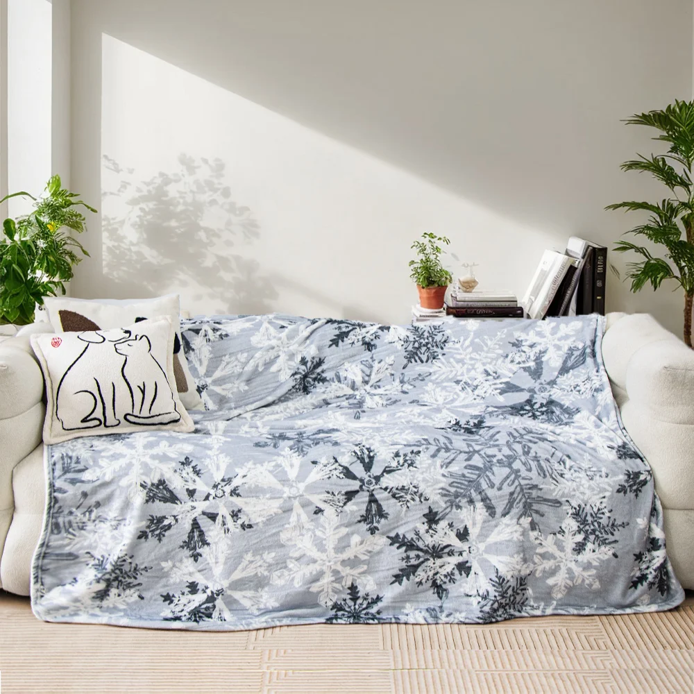 Wholesale Super Soft Luxury Velvet Flannel Blanket Winter Home Decor Print Couch Bed End Light Winter Luxury Bedding