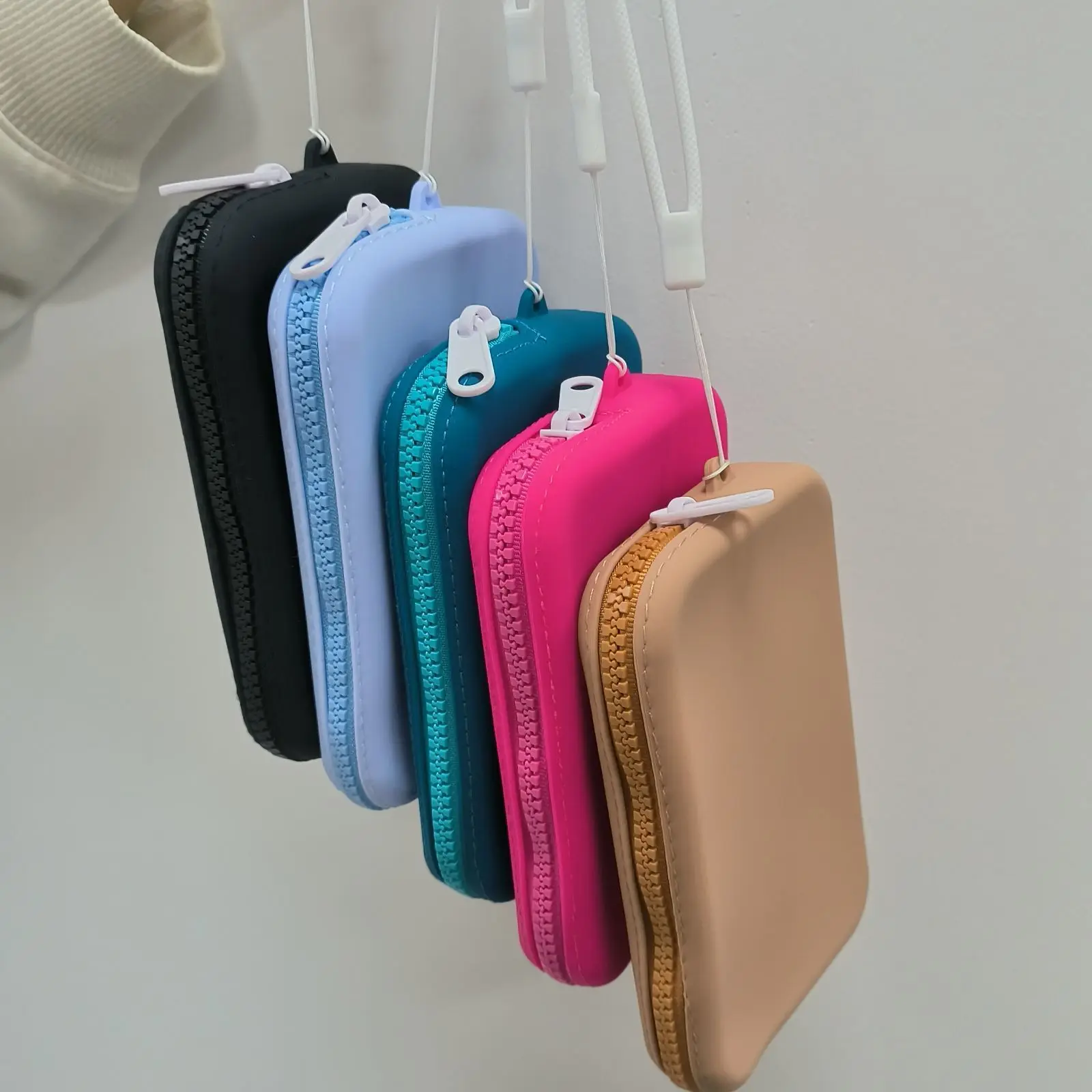 New ladies bags trend charms silicone coin purse factory wholesale silicone bag