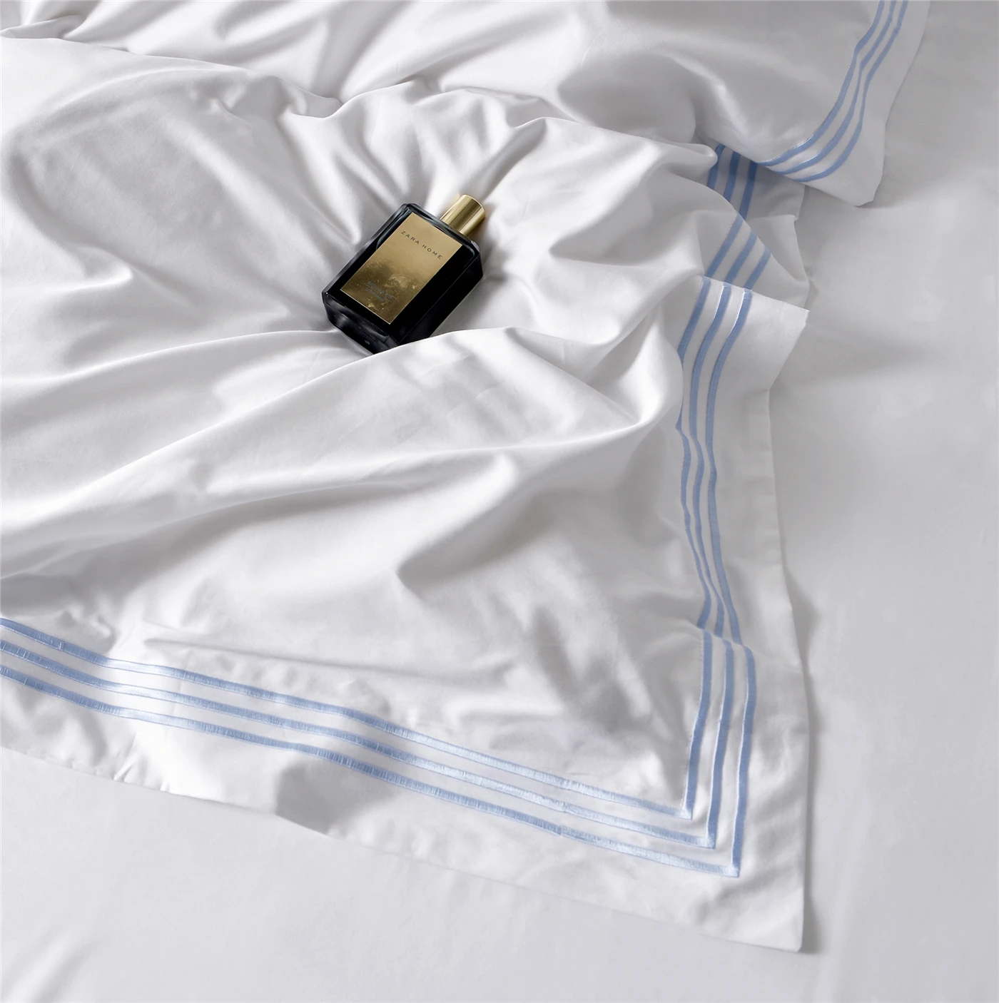 100% Cotton White Bedsheet Set for Hotel and Home Bed Sheet Sheet Type Plain Dyed Applique Embroidery 4 Pcs Solid All-season 60