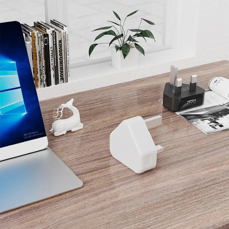 UK 5V1A Portable Pure Copper Nickel Plated Pins USB Wall Charger AC DC Power Adapter Socket Outlet Plug-In Black Color