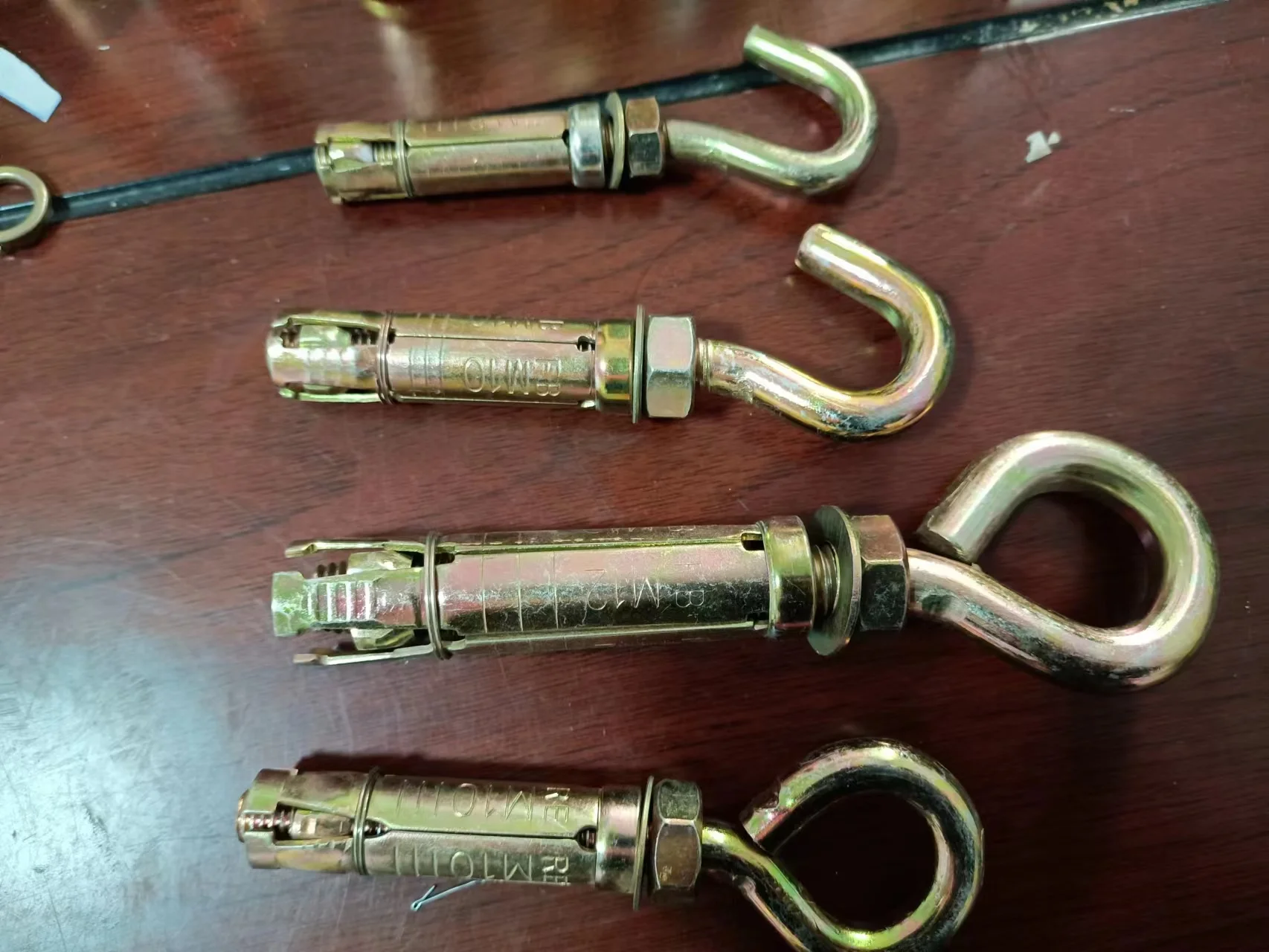 4pcs Heavy Duty Shield Anchor With Eye Type Hook Bolt