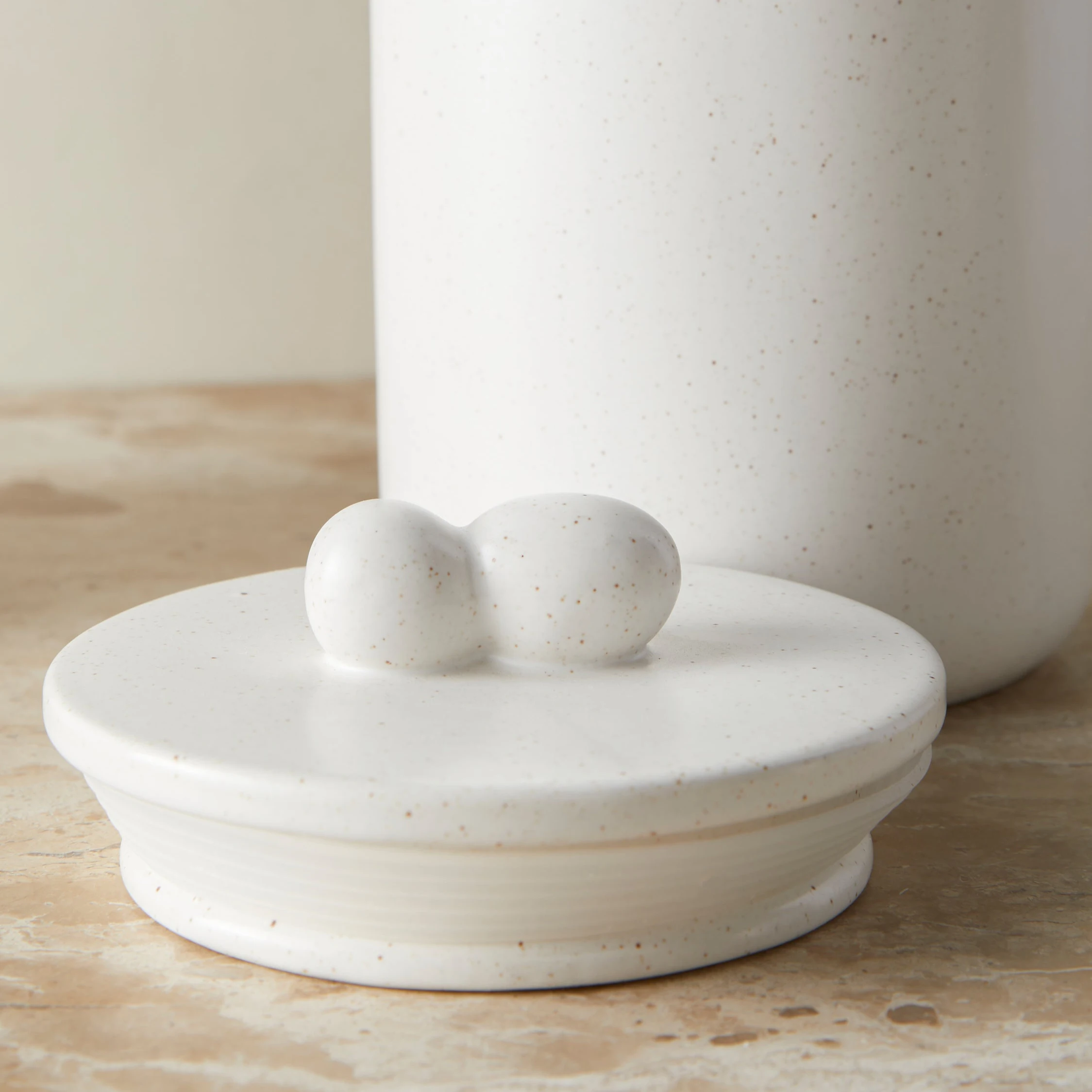 Glamorous flecks glaze matte white stoneware kitchen storage bottles & jars ceramic sugar tea coffee canister with unique lid