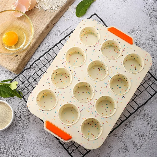 Very Hot-Selling  Flat Bottom Silicone Muffin  Tray  12 Cup Edible Grade Round Non-Stick  Baking Cake Mold Baking  Cupcake Pan