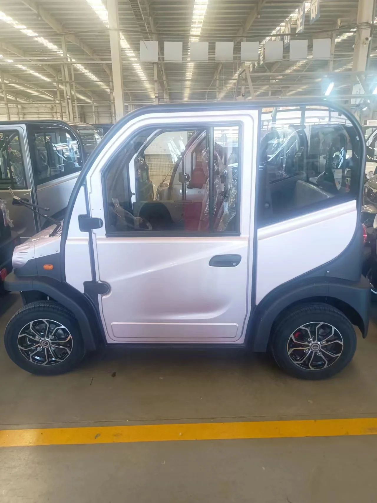 High quality for sale the cheapest small pure electric car Mini old mini small electric car