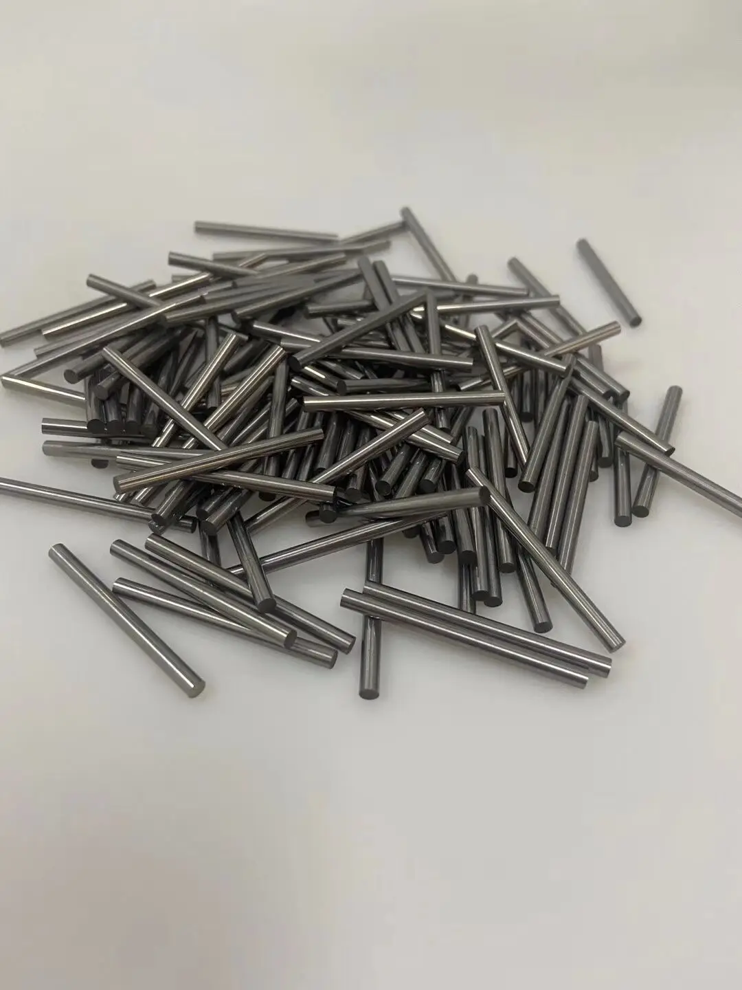 Customized tungsten carbide tip for cutting