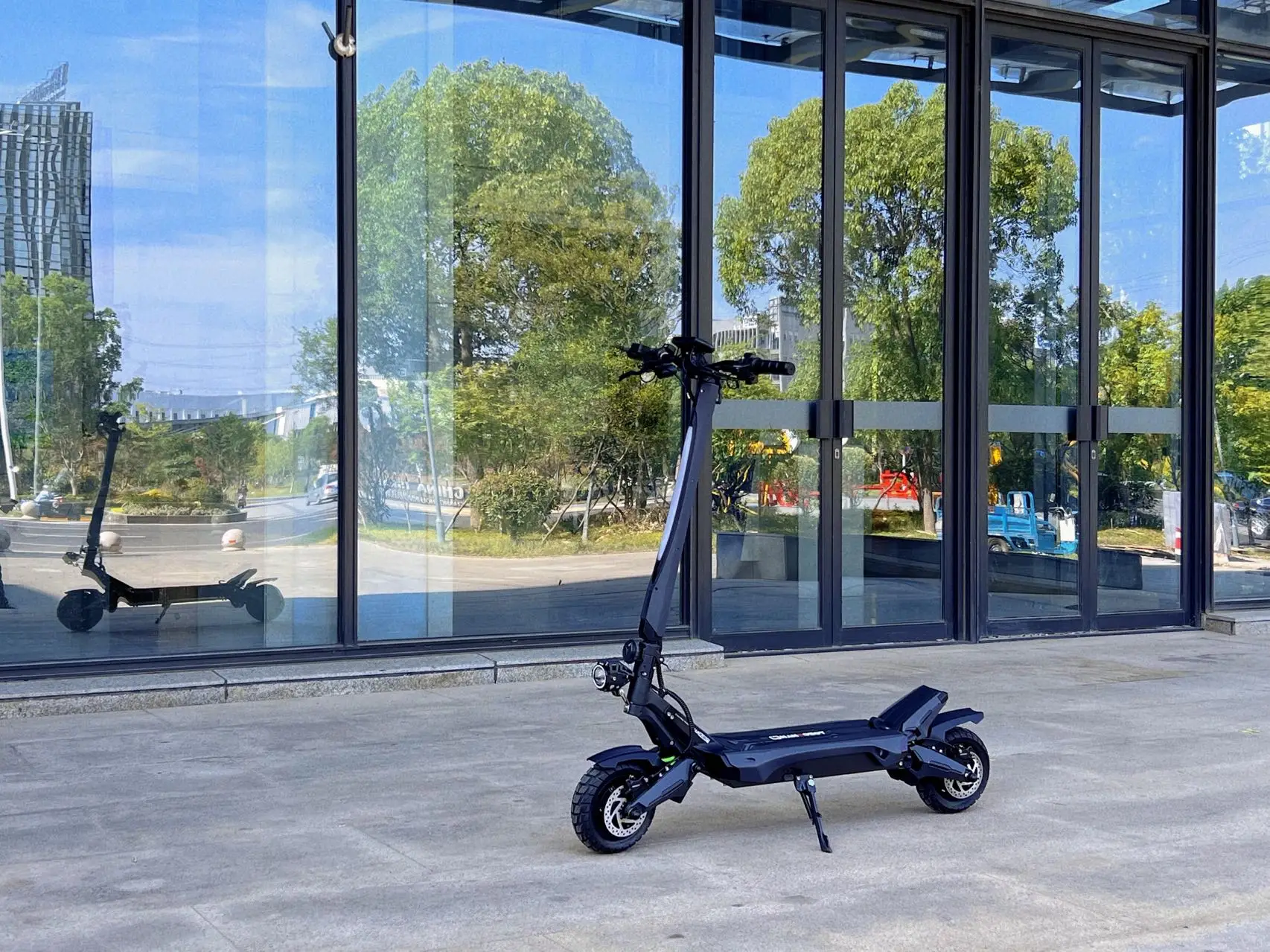 Nanrobot N6 high performance black off-road shock spring  52v,26Ah Electric scooter dual brushless motors 2* 1000W