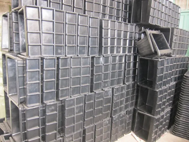 Fiber Reinforced Horse feeder equipment Hanging Manger rubber bucket