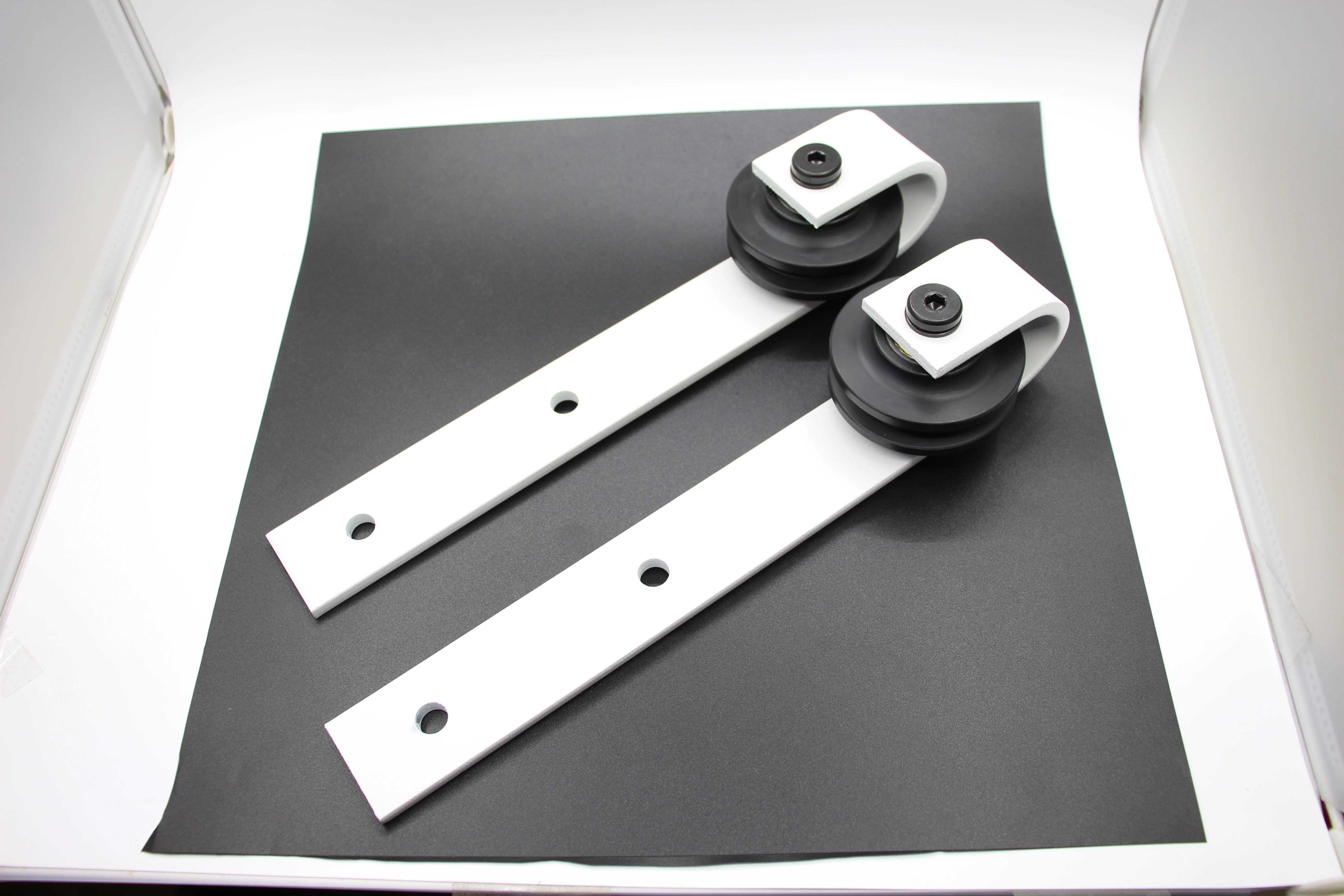 Hot Sale Good Quality Aluminum Double Door Splicing Piece Sliding Barn Door Track Wooden Door Hardware Slide Rail Kit