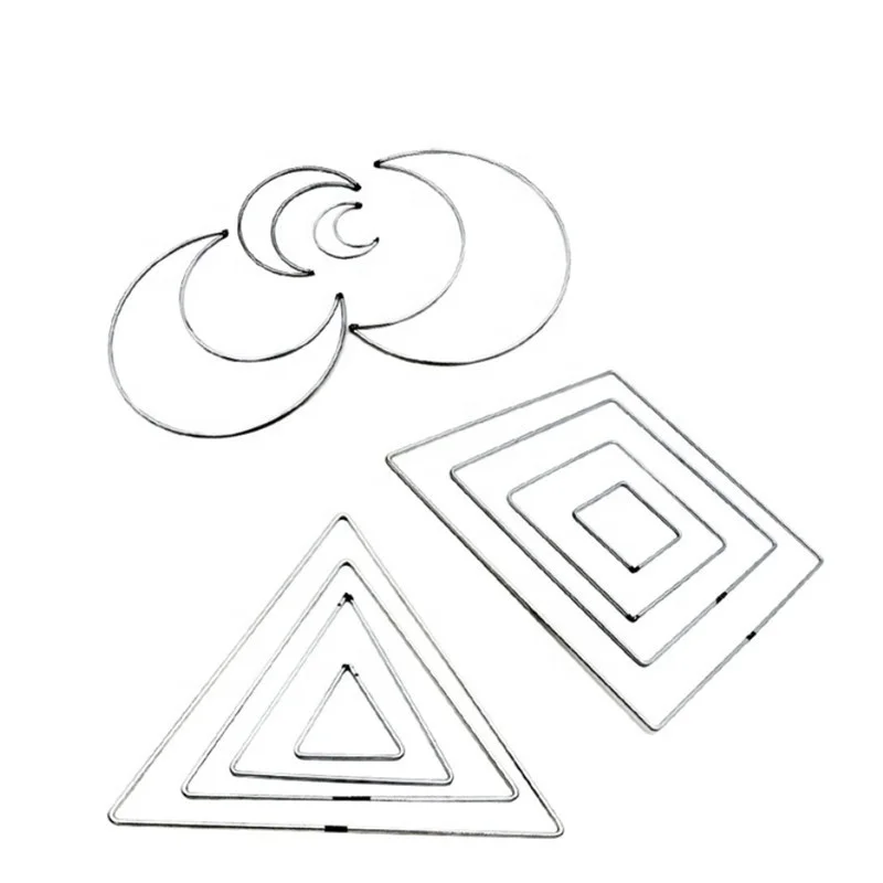 Металлические обручи в форме треугольника