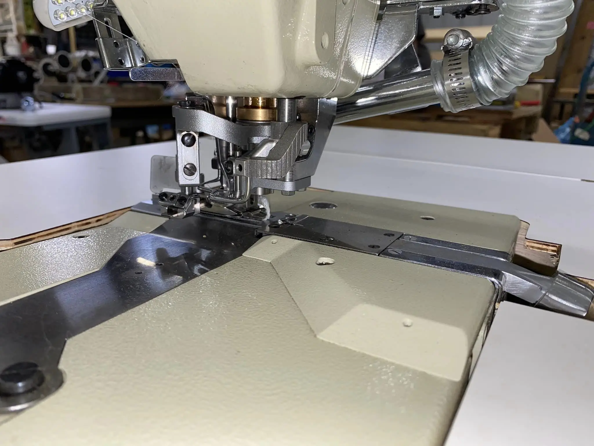 High stretch and pucker-free Yamato VFK 2560 series 4 Needle 6 Thread Flatbed Flatseamer sewing machine