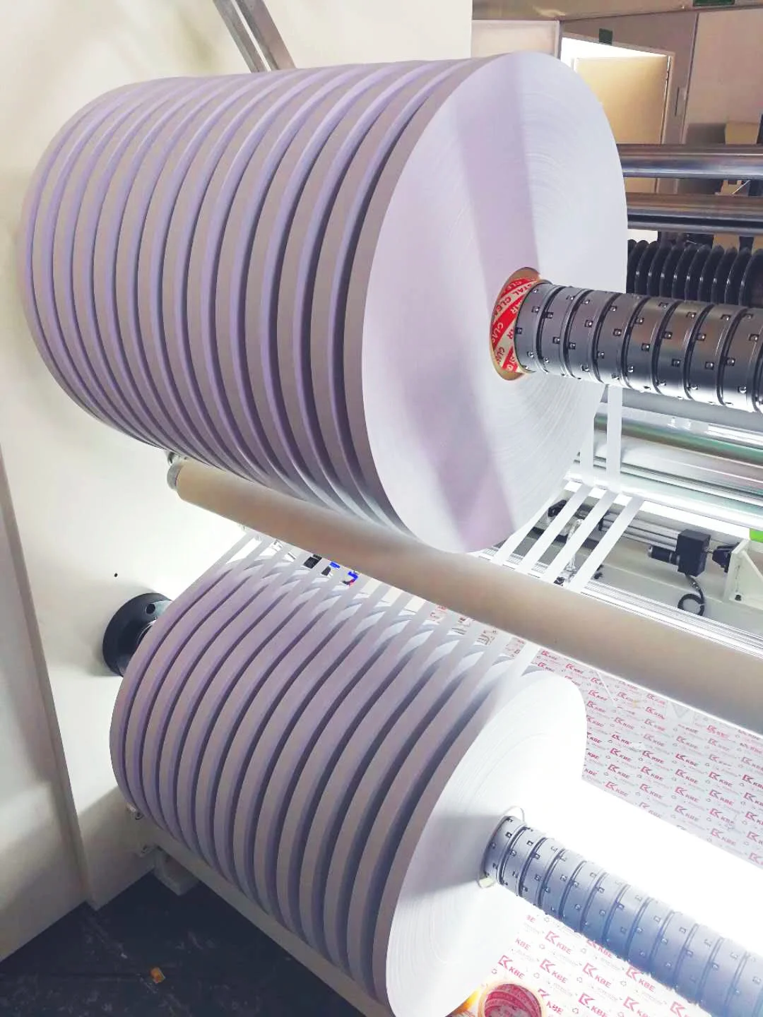 Automatic  Paper jumbo rolls slitting and rewinding machine