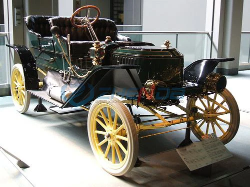 High Quality Battery Operated Outdoor Classic Black Vintage Car/Golf Car for Sale