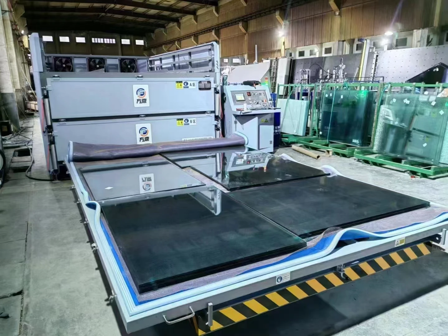 Energy-saving Cycle Work Furnace  Increase Efficiency  Four-Layer EVA Glass Lamination Machinery