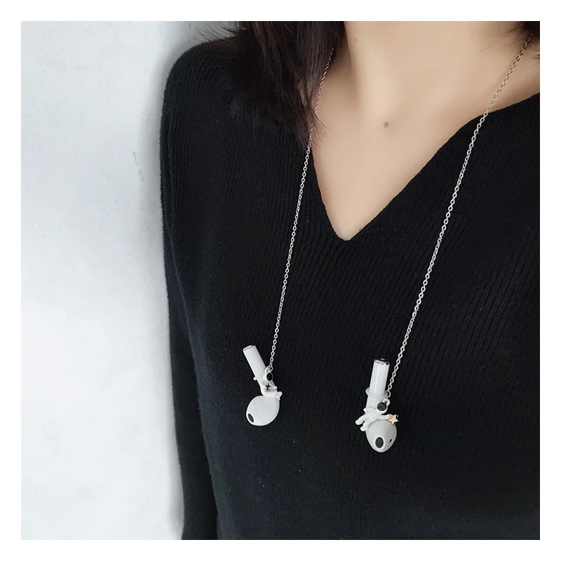 Bluetooth Headset Anti Loss Chain Artifact Daisy Astronaut Pendant Necklace for Wireless Airpods Glasses Chain Flower Necklace