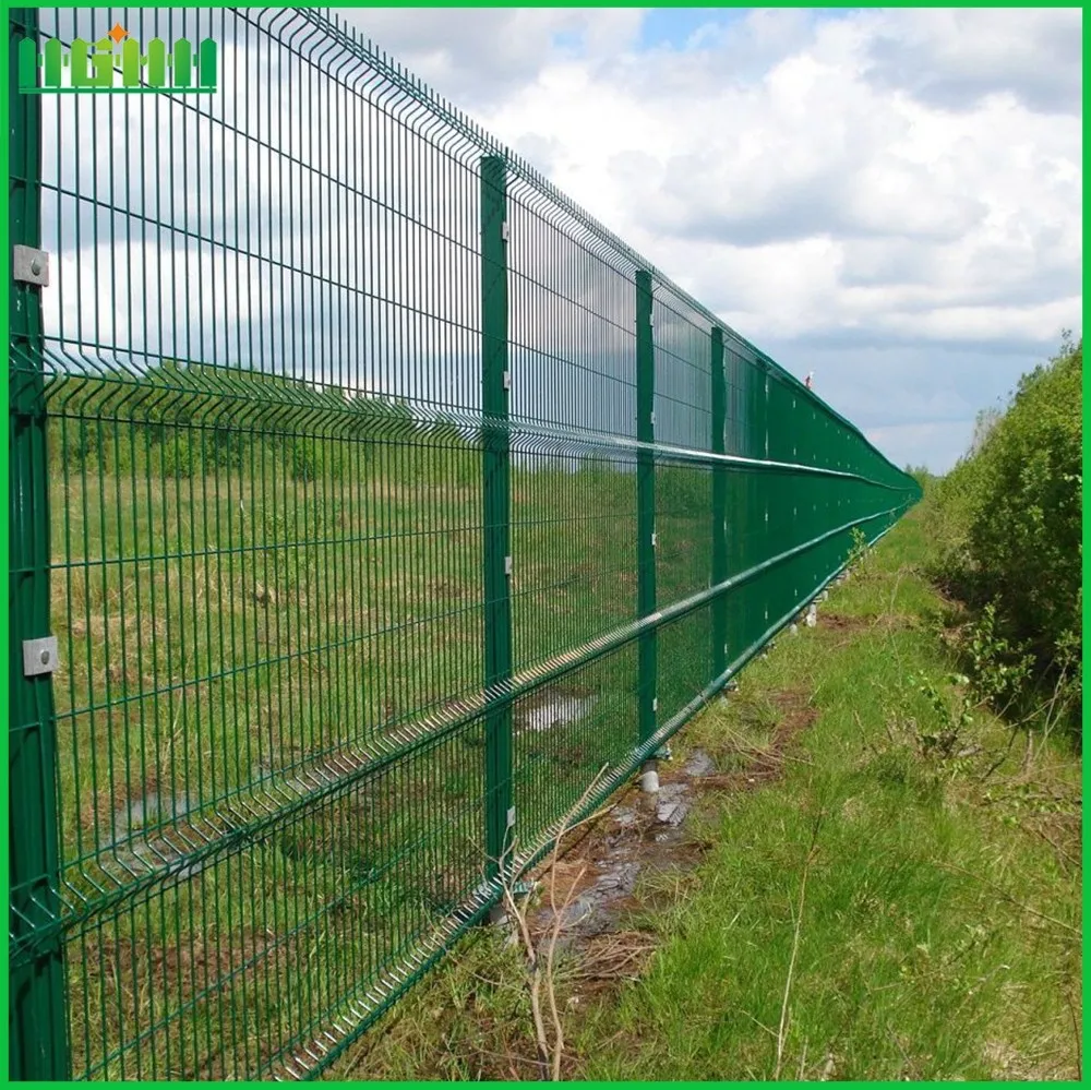 Triangle bending fence net surface hot dip galvanized fence net 1.8*2