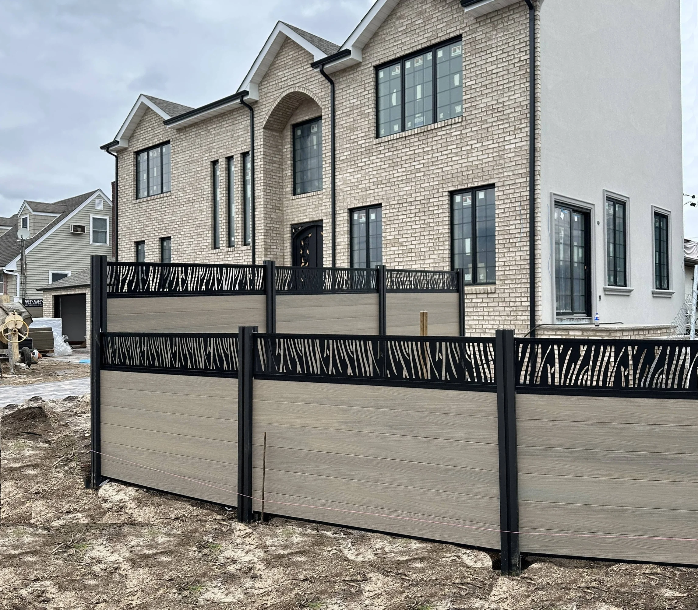 modern WPC composite outdoor yard fence privacy garden plastic house fence panel board trellis