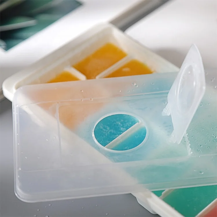 Promotional Gift Items Summer Products Ice Maker Mold with Lid for Freezer Cocktails Plastic Ice Cube Tray