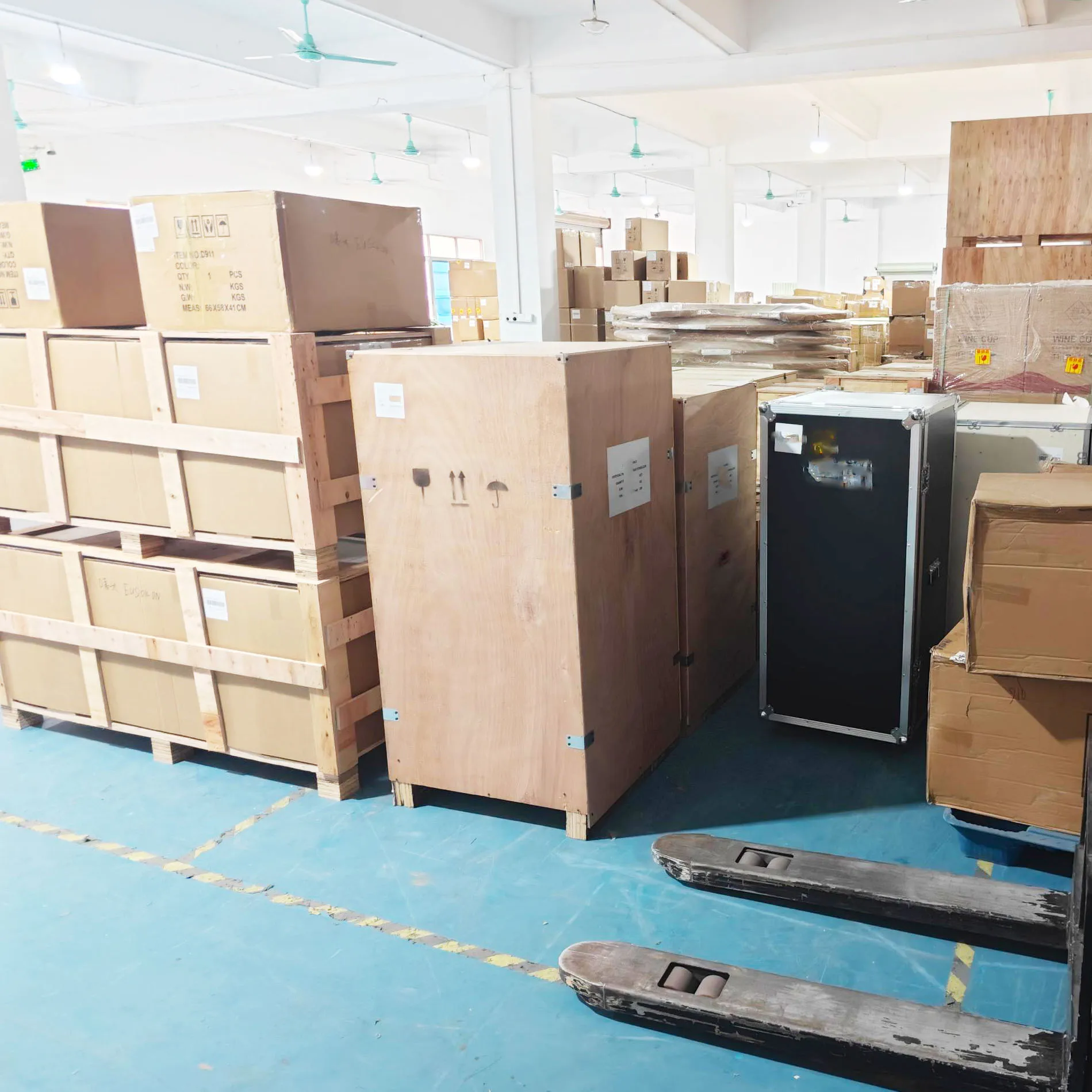 Artware and Oversize cargo Truck +Express shipping door to door freight forwarder logistics service China to Europe UK