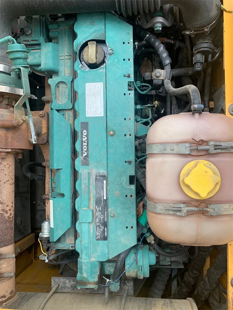 Used Korea Volvo EC210 excavator,24ton medium hydraulic crawler backhoe excavator,EC210 harga earth-moving excavator Volvo baru