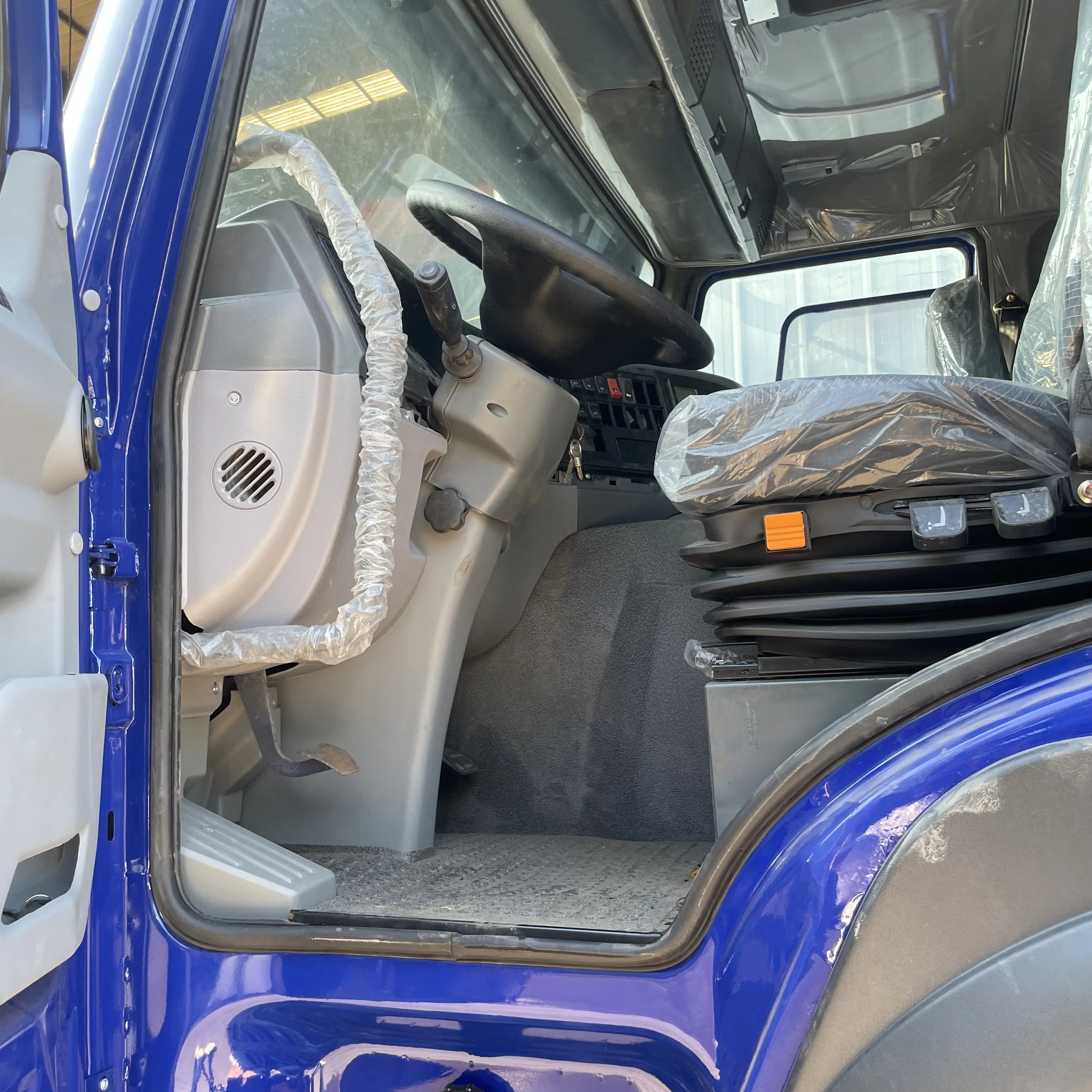 В наличии новый самосвал Sinotruk Sitrak 6*4 по низкой цене отличного качества коммерческий грузовик