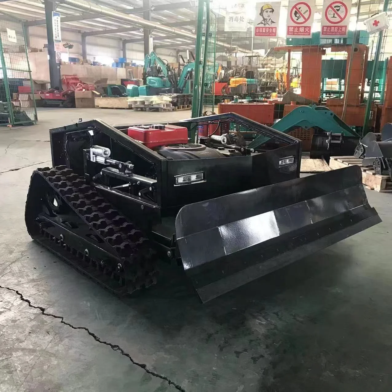 800mm Width 16hp Remote Control Slope Mower Crawler Lawn Rubber Tracks Powerful Selfpropelled
