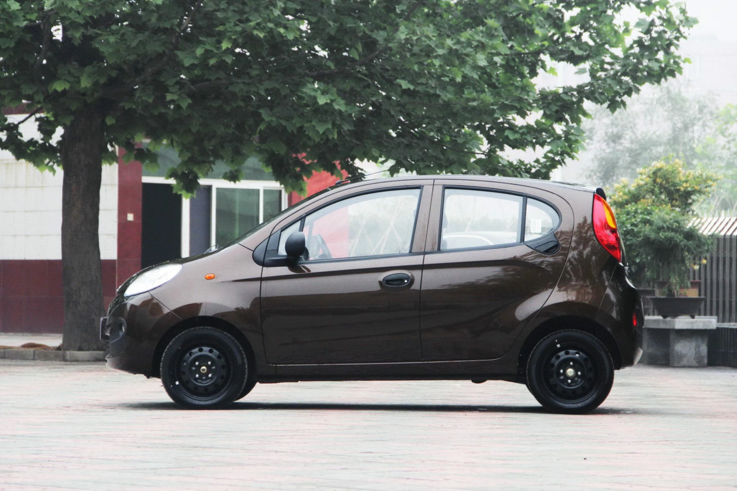 2024 China 3 door 4 seat CGC Selling Chery qq ice cream 100km/h mini electric car Chery qq new energy vehicles car