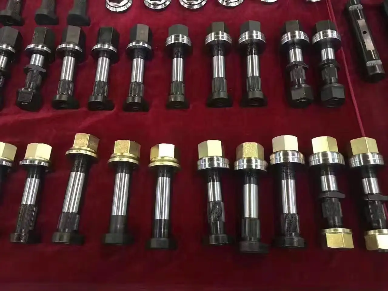 Factory Sale Various Bulk Truck Chassis Parts Front Wheel Tyre Screw For Lyte