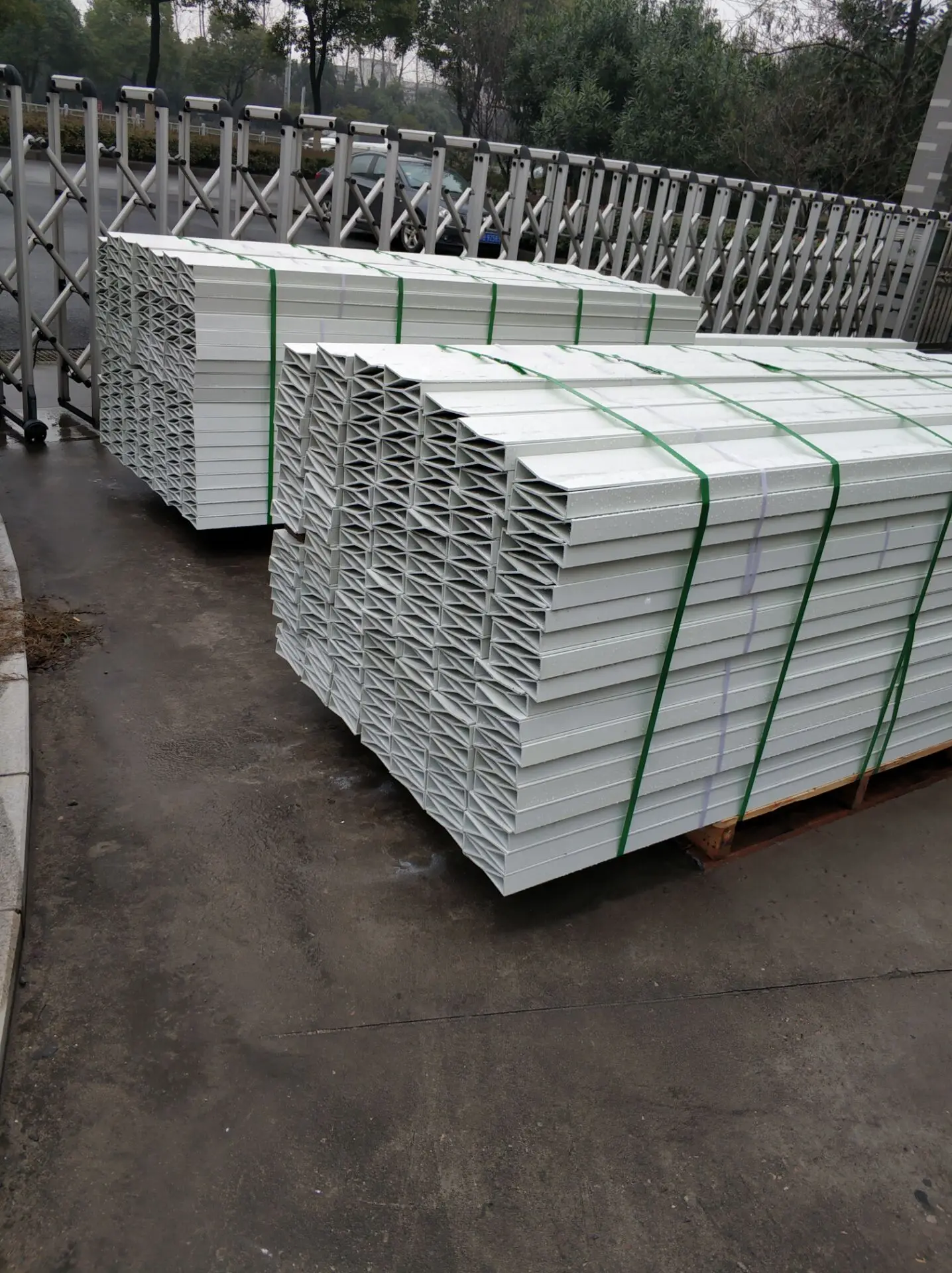 Custom Fiberglass FRP Pultruded slat floor beam for pig farm