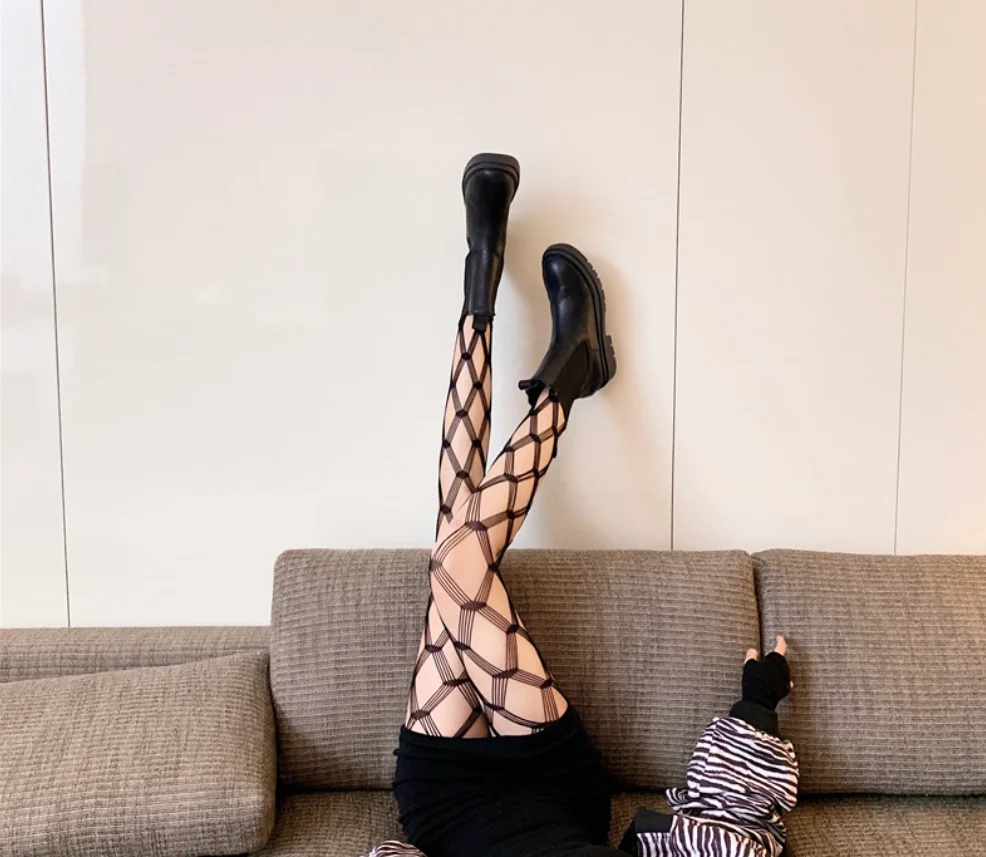 Wholesale black and white diamond hole sexy fishnet seamless stockings for party