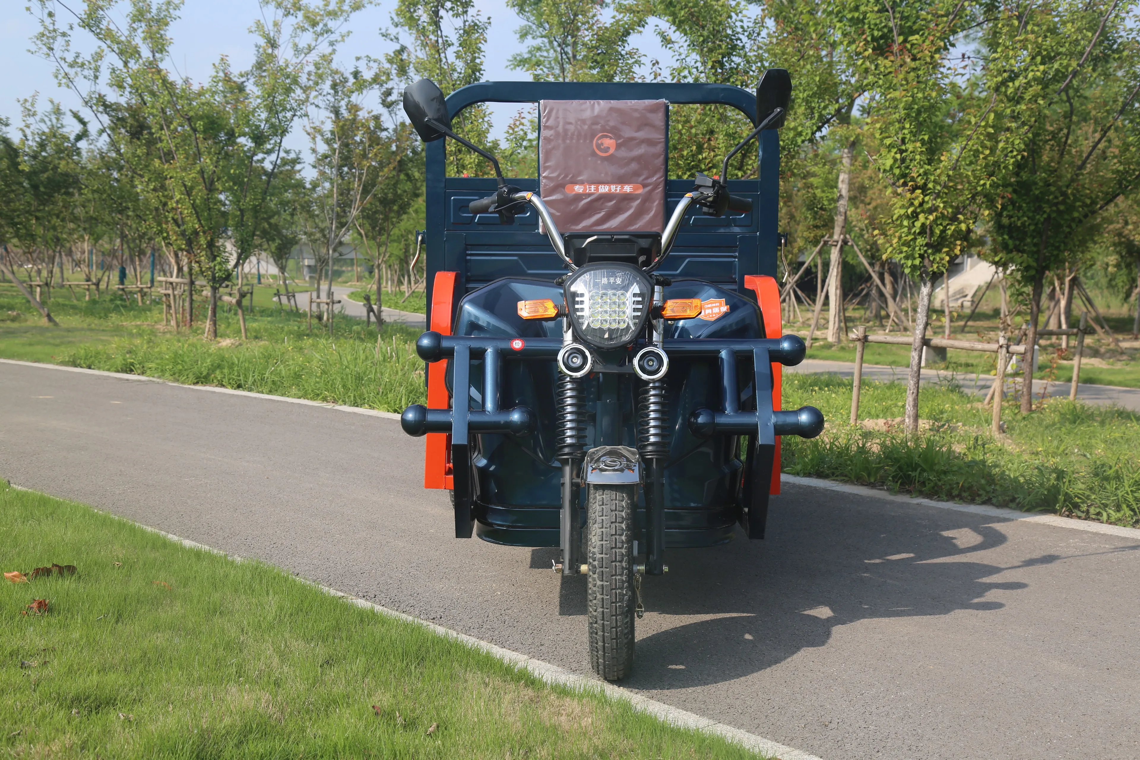 factory price  electric tricycle big cargo box heavy load Hydraulic dump hoist tricycle cargo for farm  electric cargo tricycle