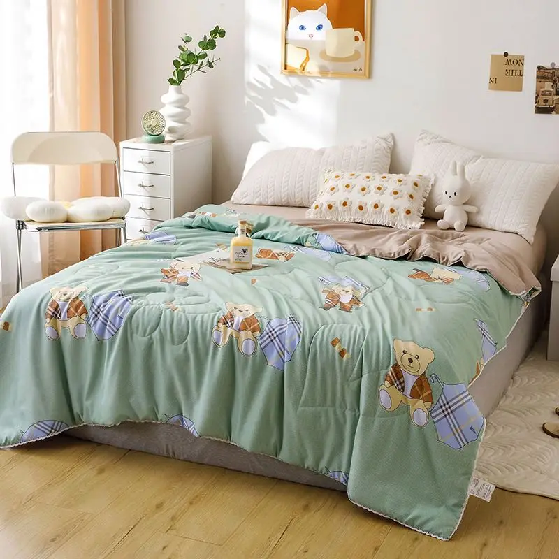 Cheap Price Cotton European Style   Alternative Comforter Bed Cover Luxury Soft Quilted Quilts fleece blanket flannel