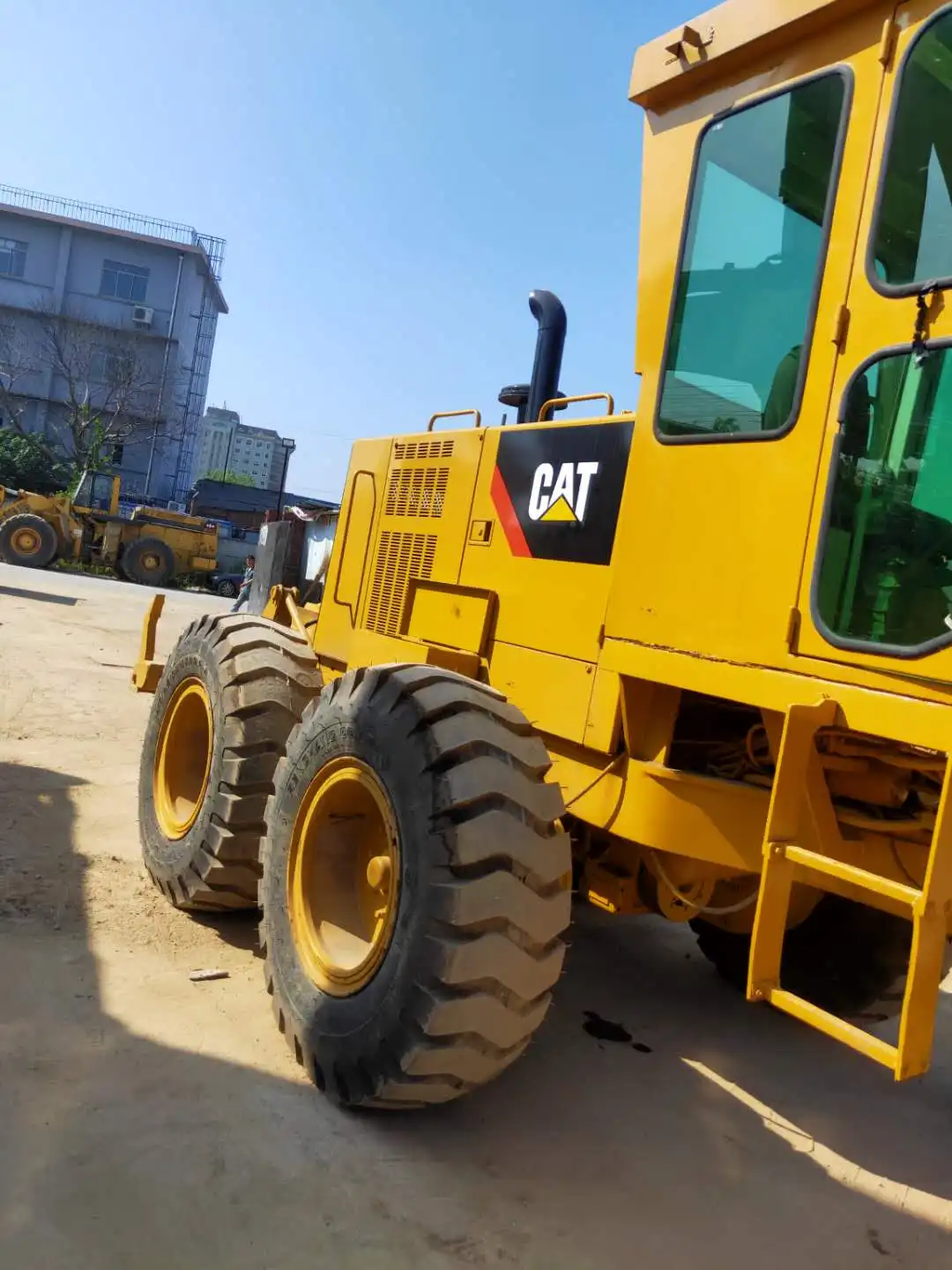 Подержанные автогрейдеры Cater pillar CAT 14H японские подержанные 140G 140H продажа