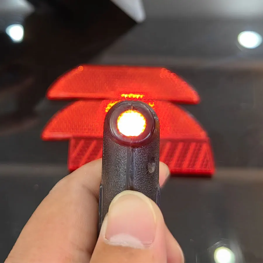 Customize Reflective Plastic Cateye Road Stud for Roads Eyes 3m Reflectors Price Cat Eye Reflector Manufacturer