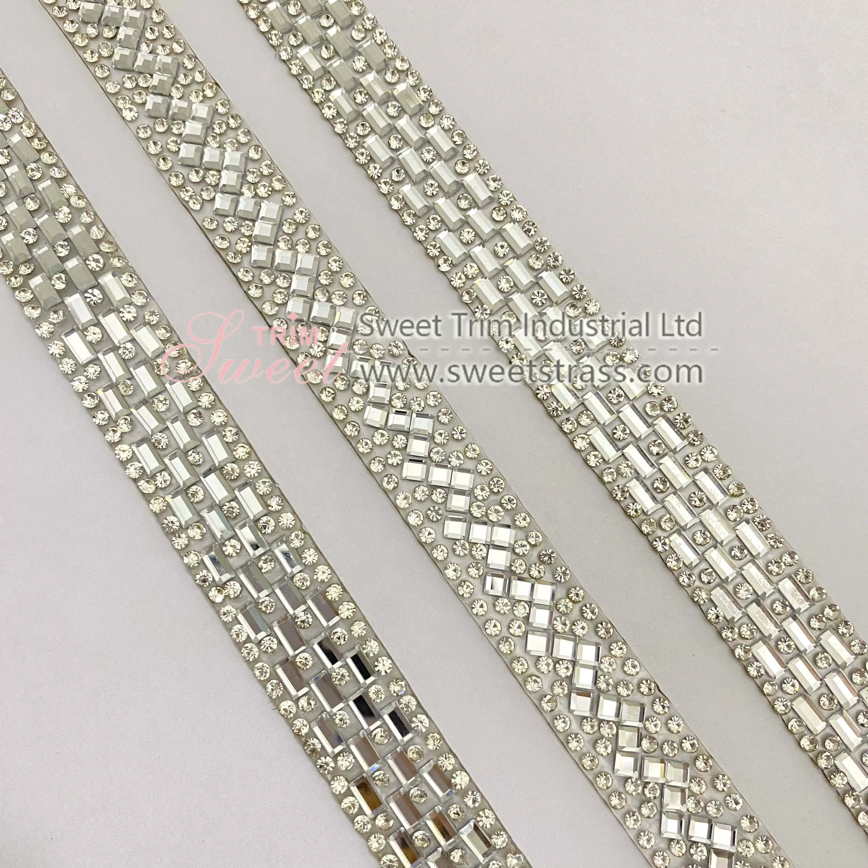 Hot Fix Crystal Beads with Metal Chain Rhinestone Tape Strip Trim for Garment Decoration Shoes Handbags
