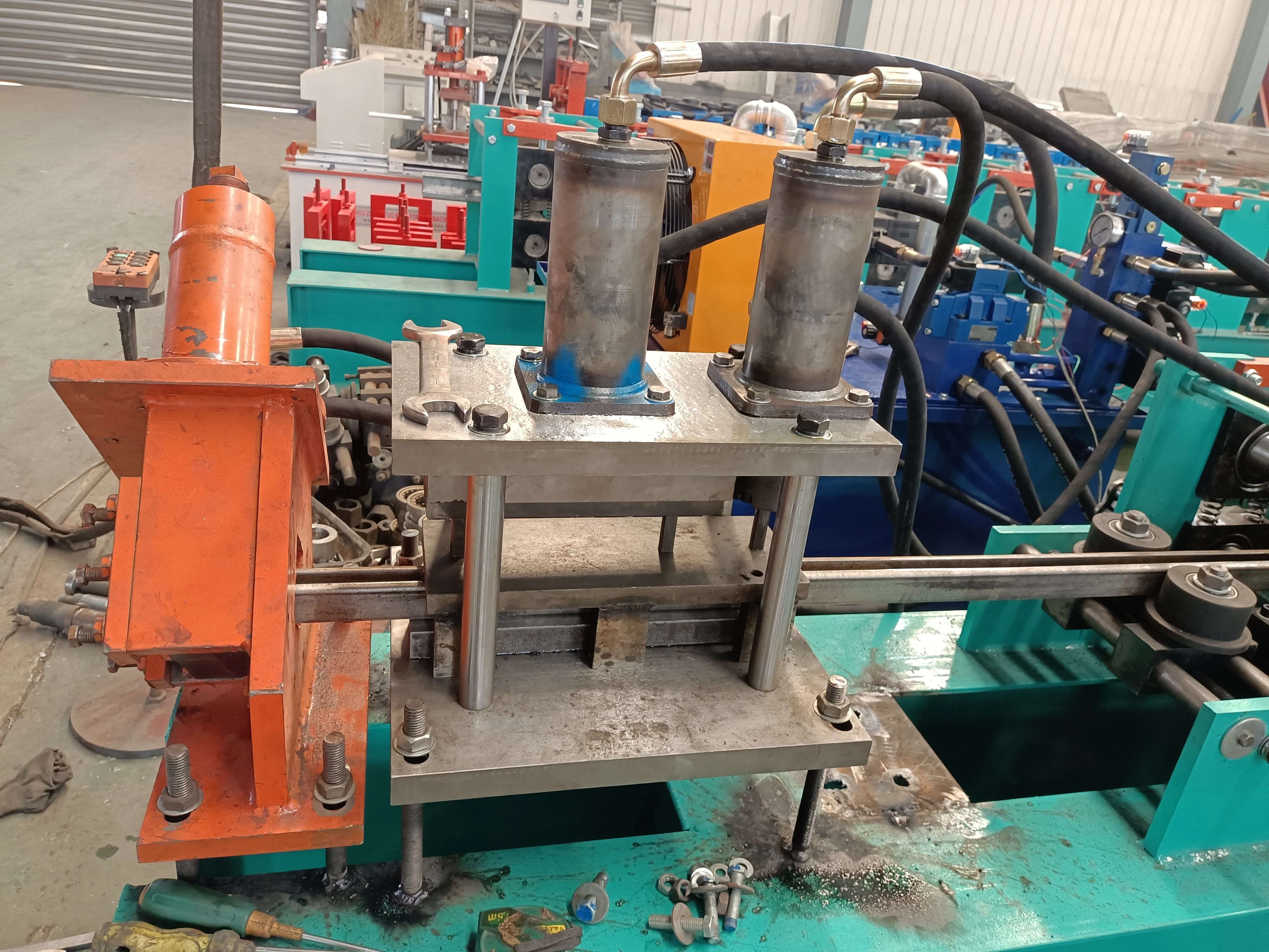 Manufacture Automatic High Quality C-type special design purlin Roll Forming Machine