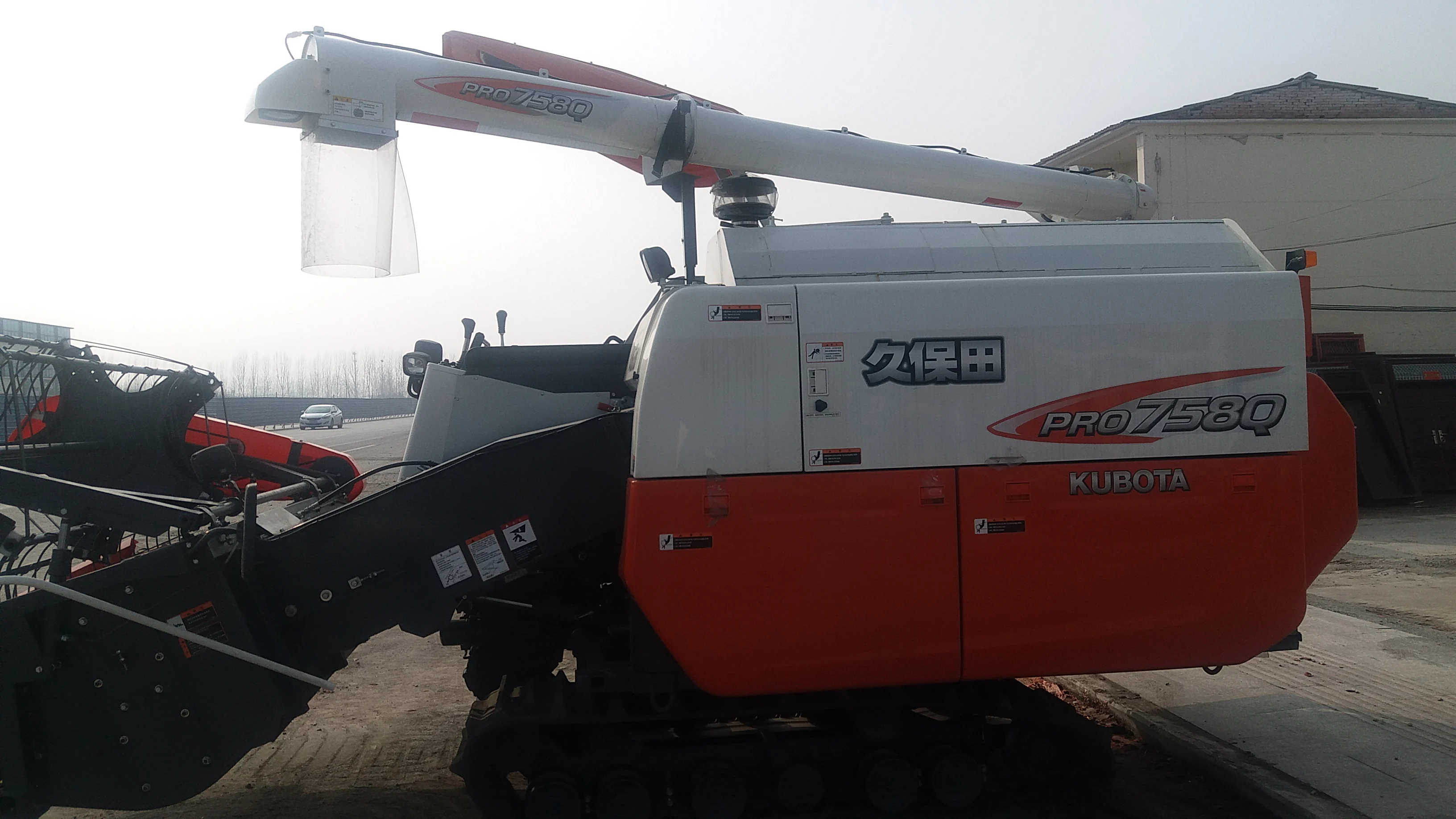  Б/у комбайн Kubota 4LZ-3(PRO758Q) для сбора риса и
