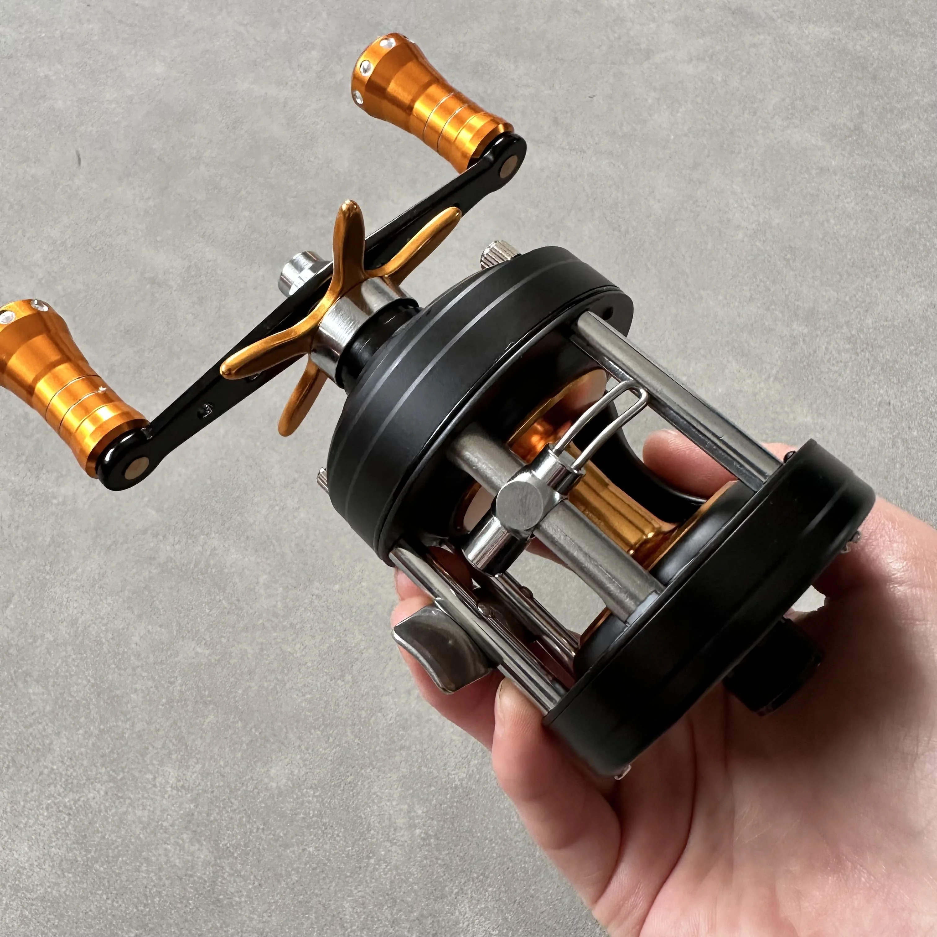 8+1BB Bearings Round Profile Baitcast Reel Light Lure Casting Reel for Stream Trout Fishing Left Right Hand Optional