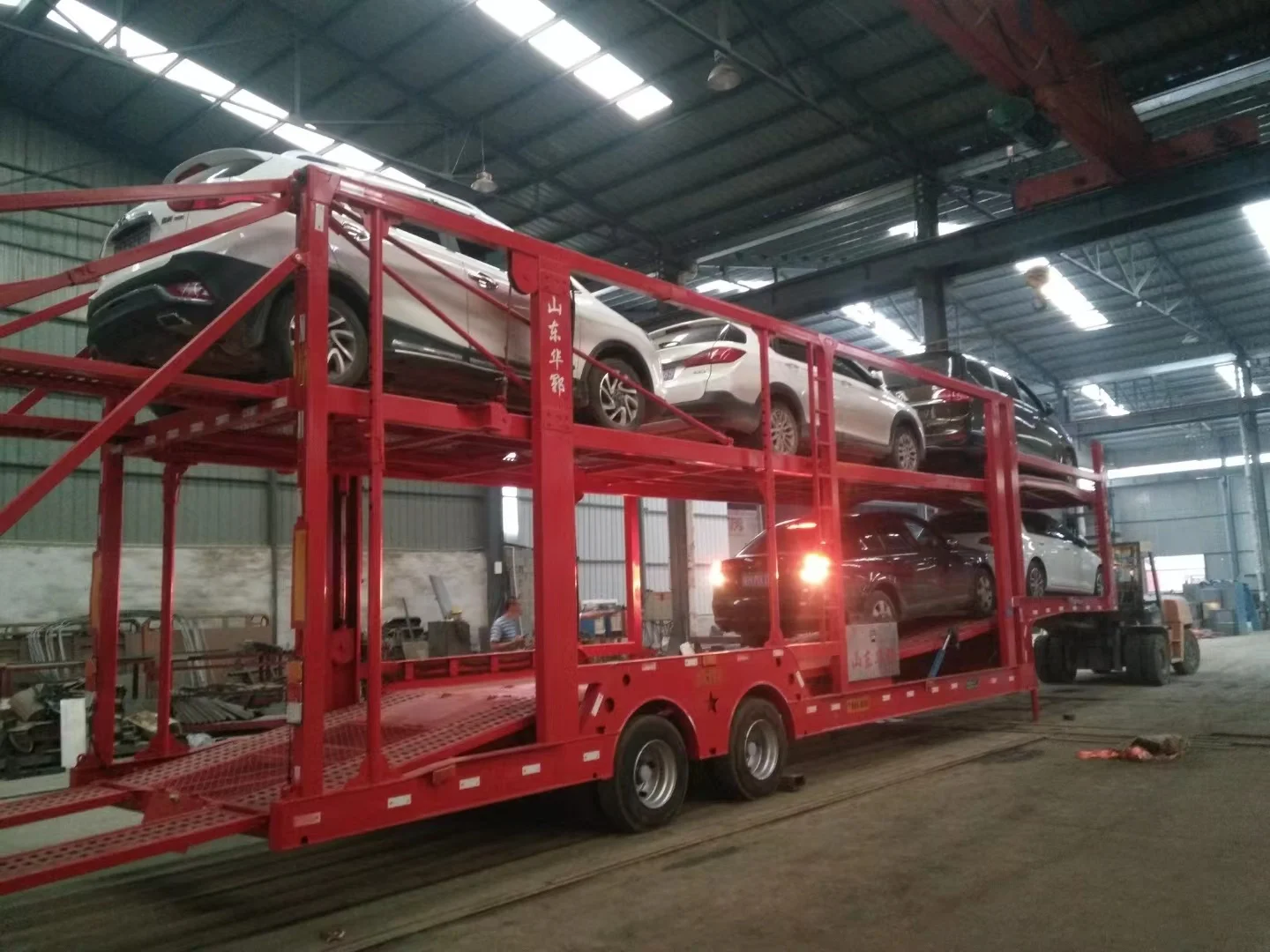 Chinese factory price can customize 20 Ft chassis 3-axis Container Flatbed Semi Trailer