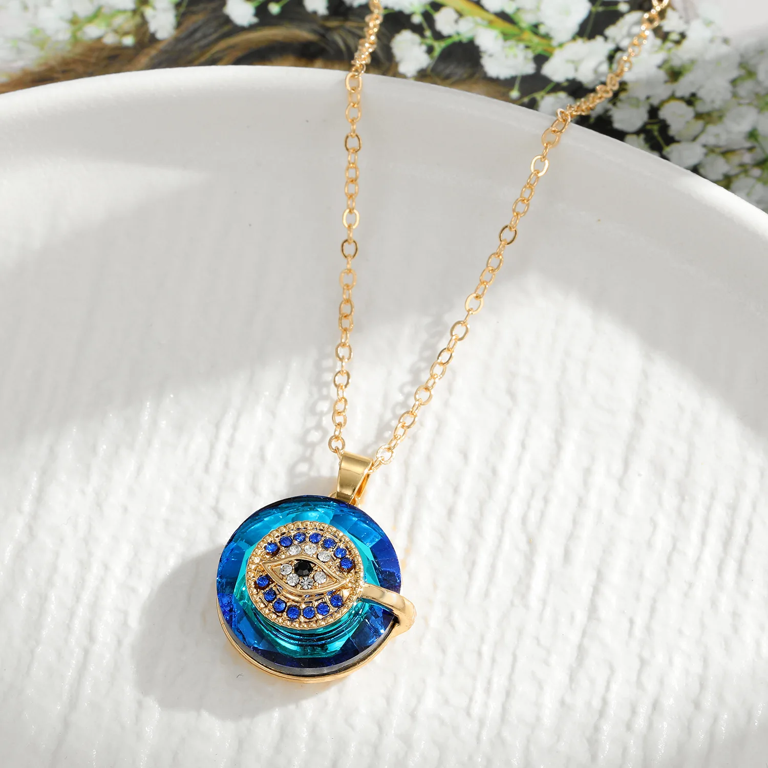 2023 European and American Fashion  Eye Necklace New Gold Plated Jewelry Blue Dream Crystal Eye Necklace