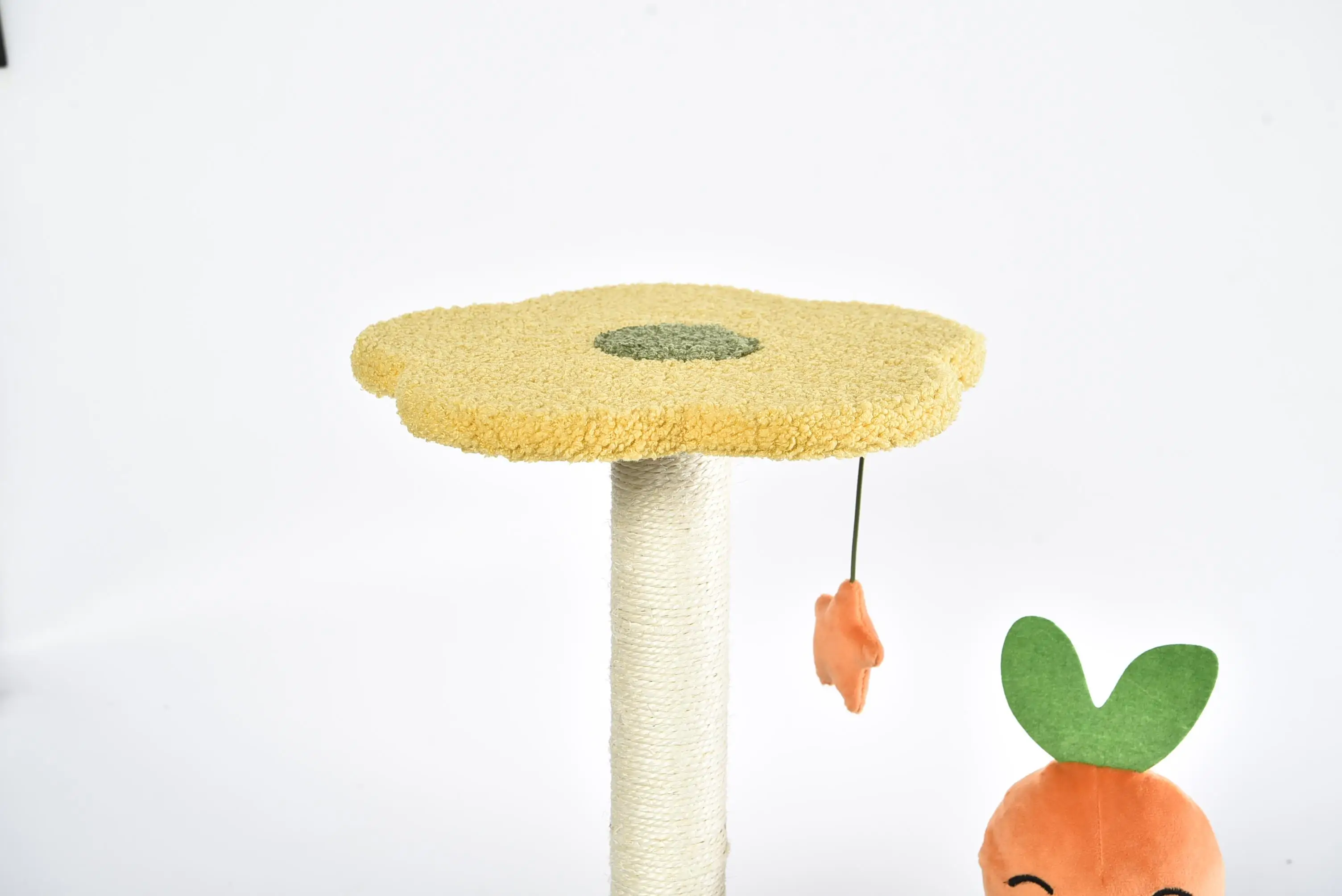 Cat Toy Accessories Products New Tend Indoor Cats Tower Natural Sisal Small Scratcher Climbing Cute Flower Carrot Cat Tree