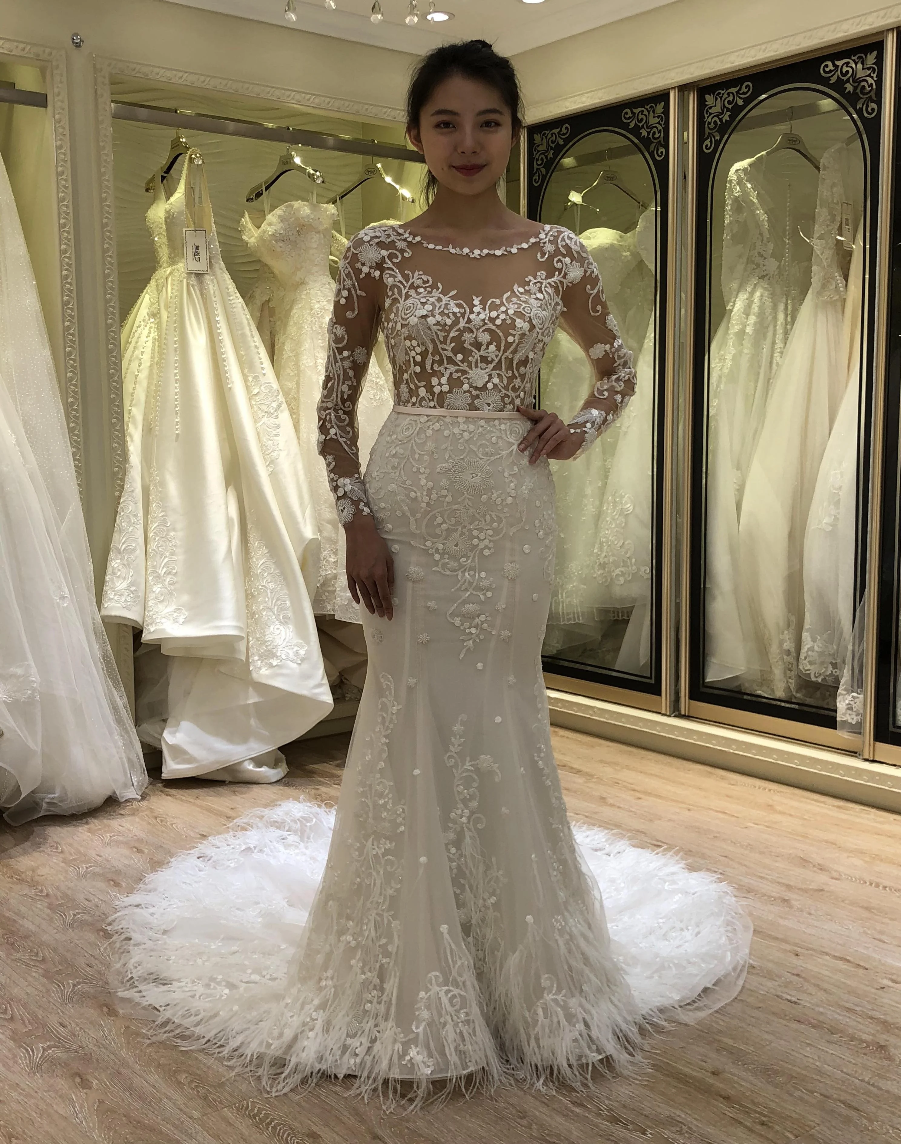 2021 high quality long sleeve feather mermaid wedding dress plus size for ladies girl