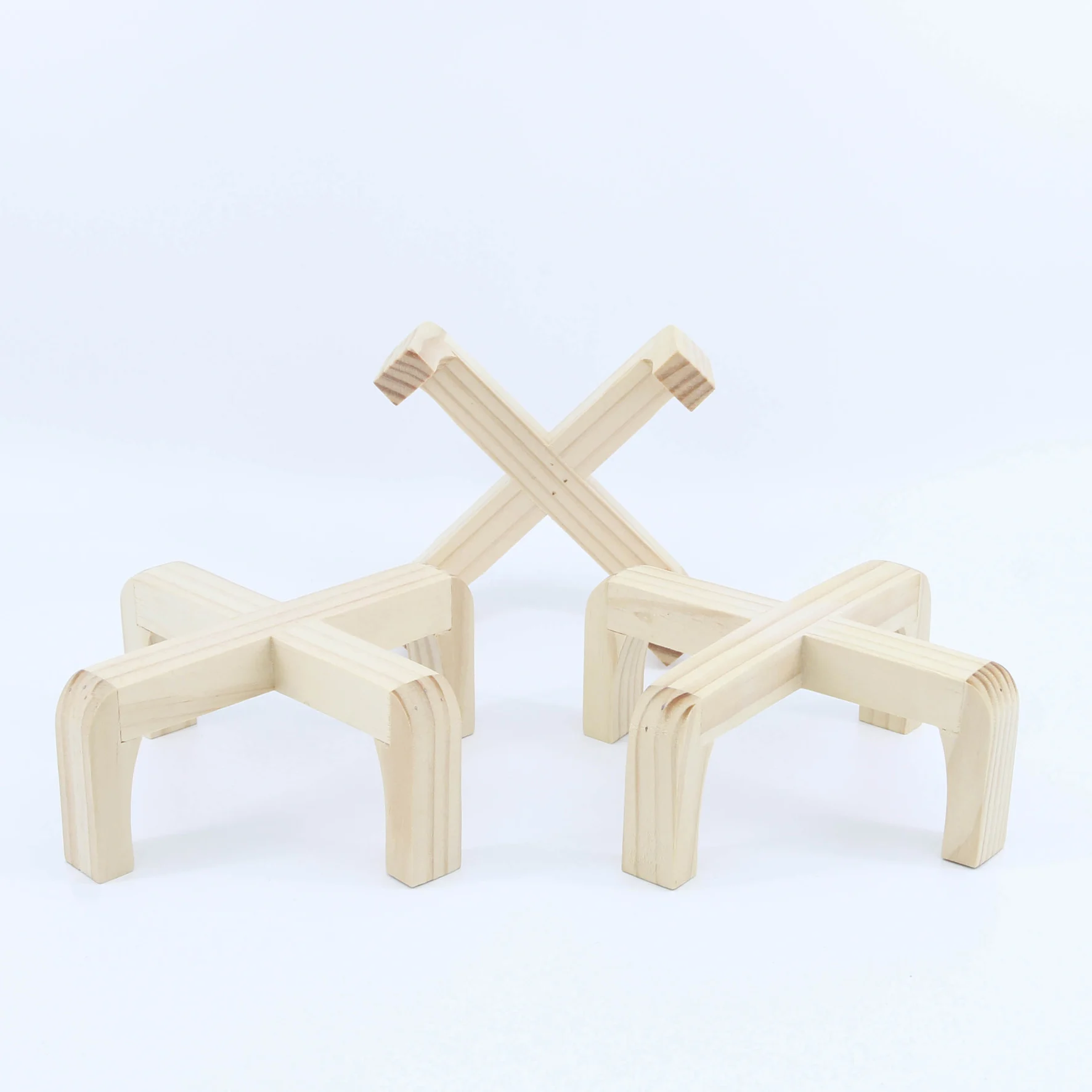 
The manufacturer produces the balcony succulent flower pot bamboo bracket flower pot small bracket wooden flower stand 