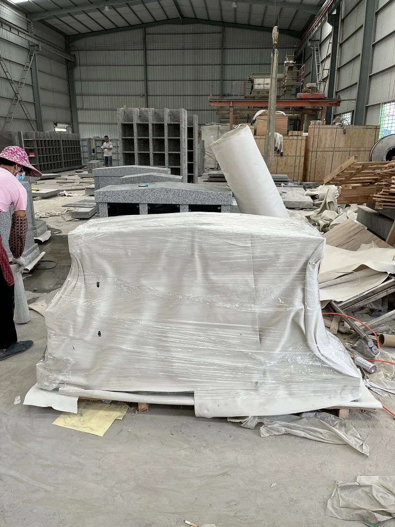 USA Gravestone Canada Design G603 Indian Black Granite Urns Cemetery Mausoleum Prices